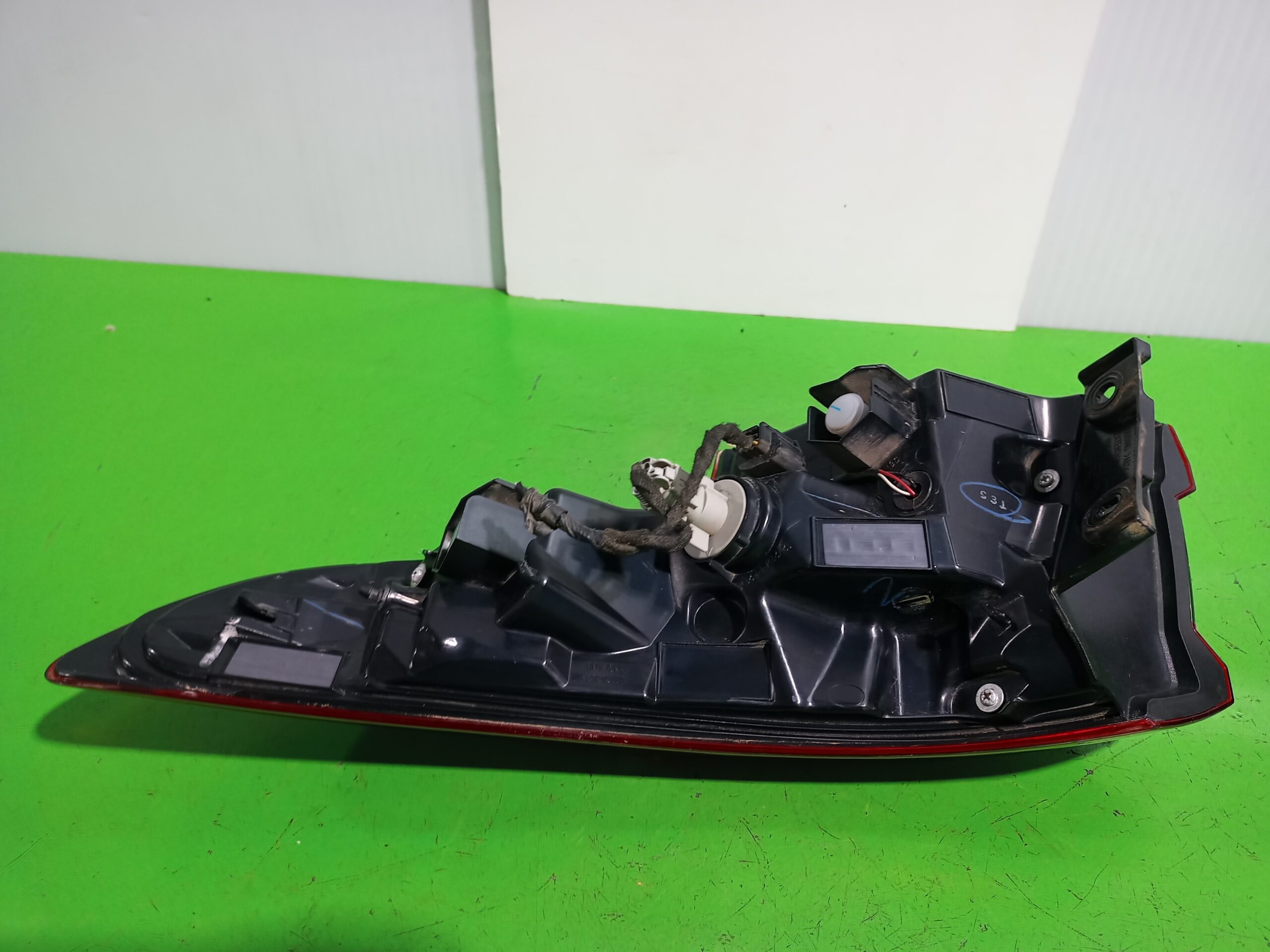 piloto_trasero_izquierdo_26555hv00a_nissan_qashqai_j11_acenta