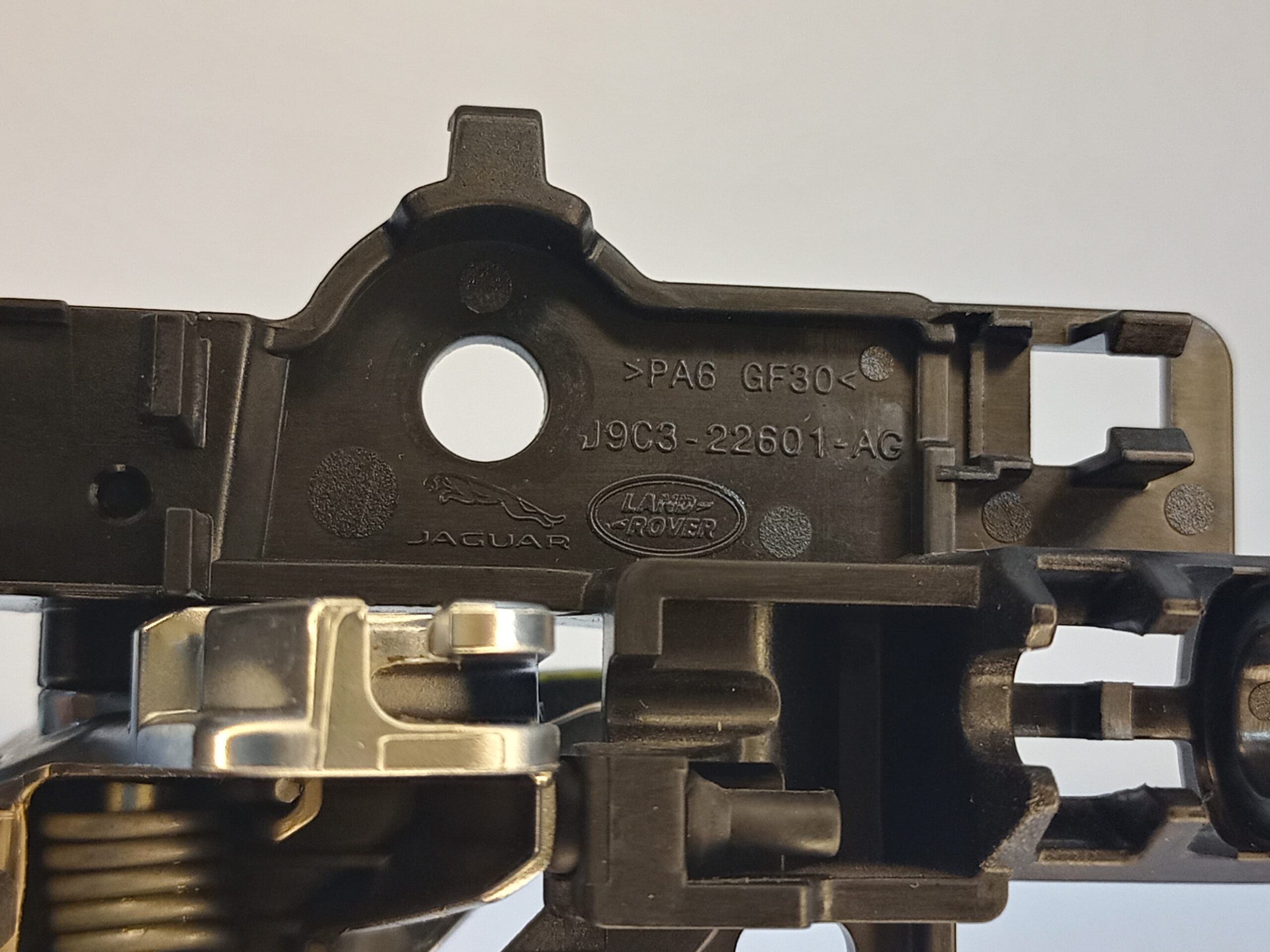 maneta_interior_delantera_izquierda_j9c12906_jaguar_e_pace_x540_2_0_d150_awd