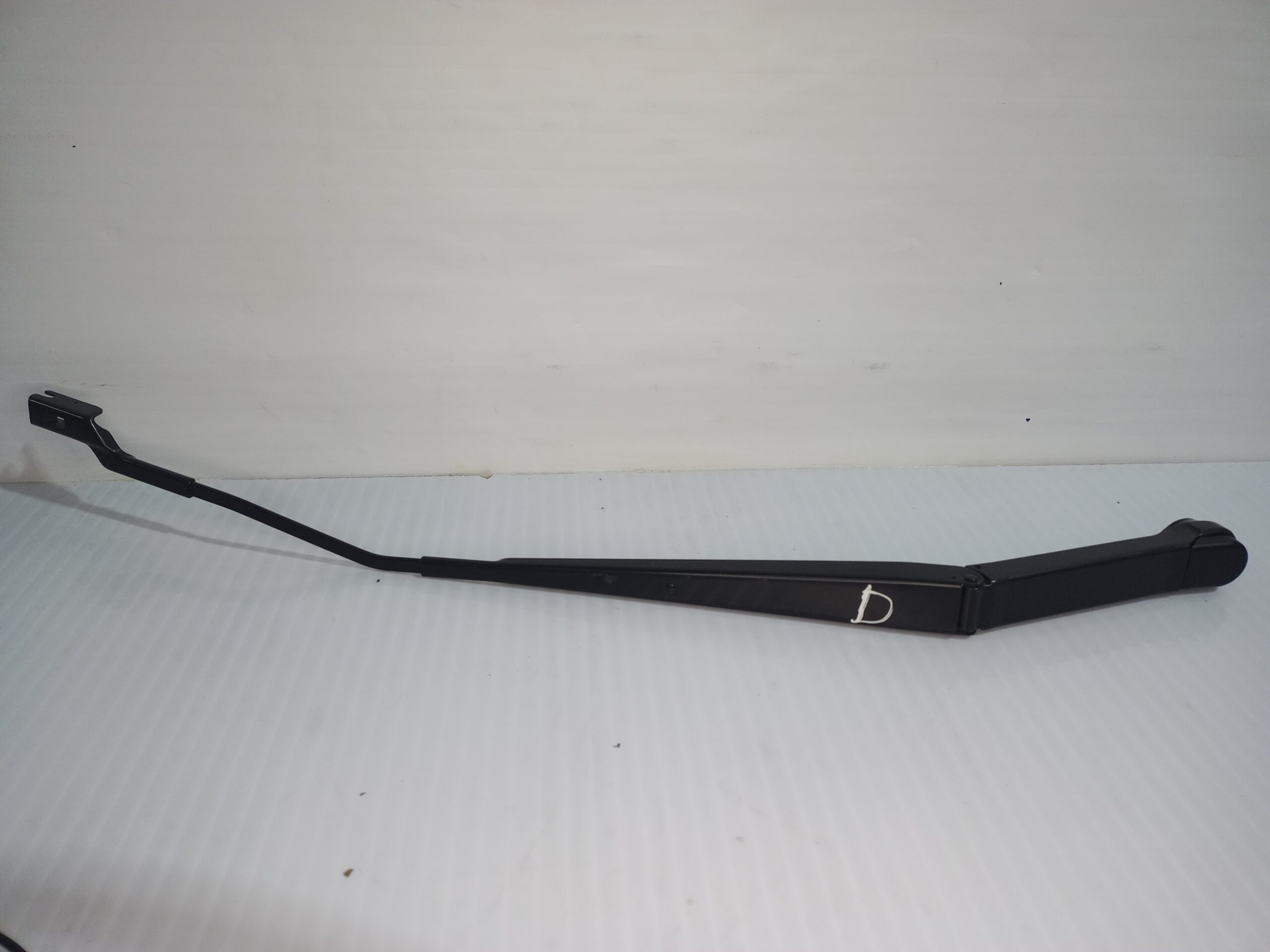 brazo_limpia_delantero_derecho_j9c7275_jaguar_e_pace_x540_2_0_d150_awd