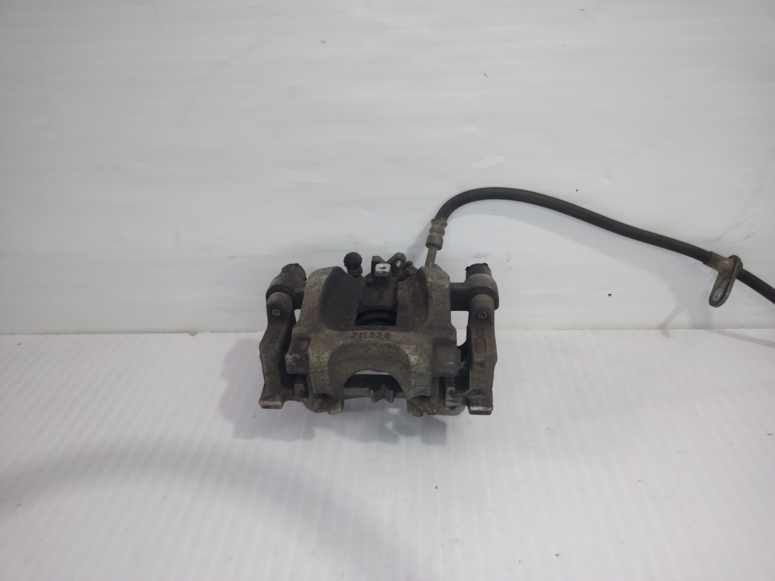 pinza_de_freno_trasera_izquierda_t2h7436_jaguar_e_pace_x540_2_0_d150_awd