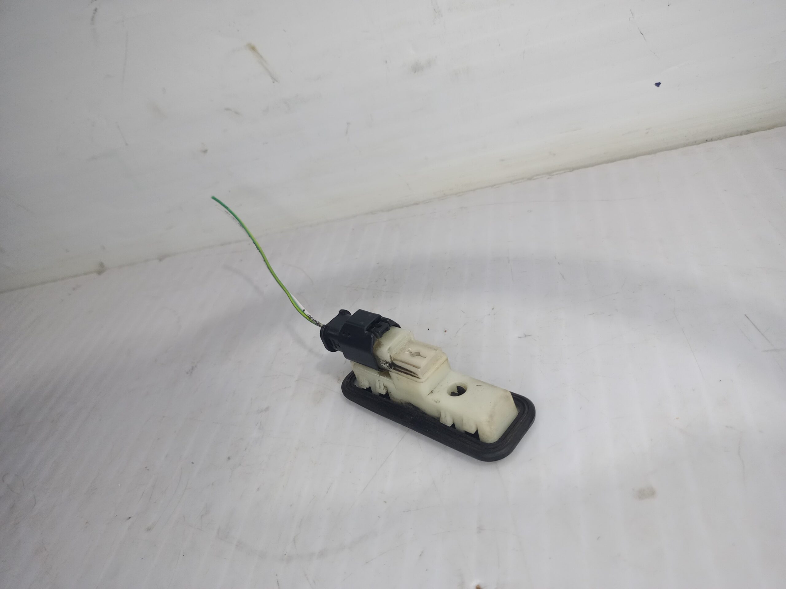 maneta_exterior_porton_9676028380_peugeot_3008_style