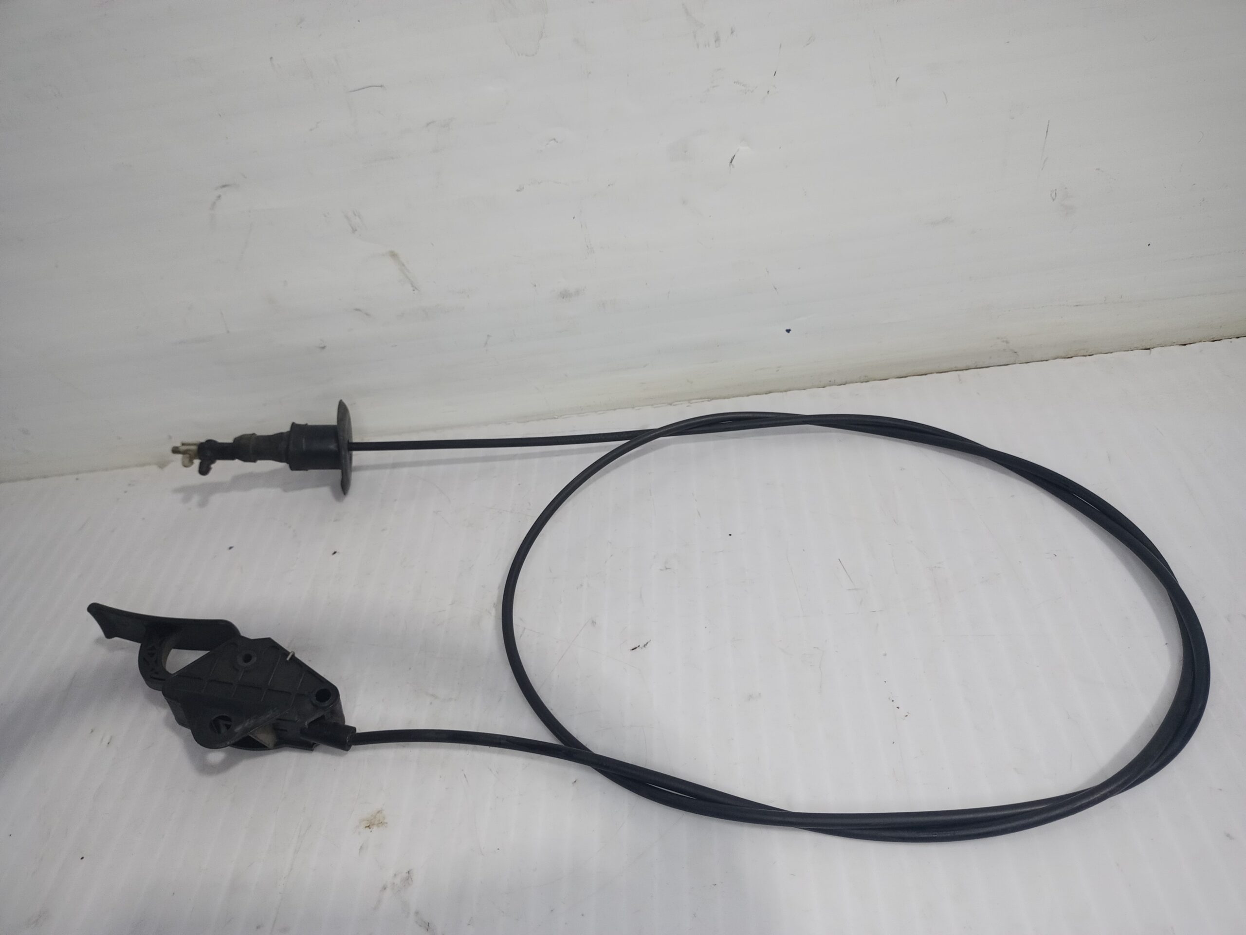 tirador_capot_7937s5_peugeot_3008_style