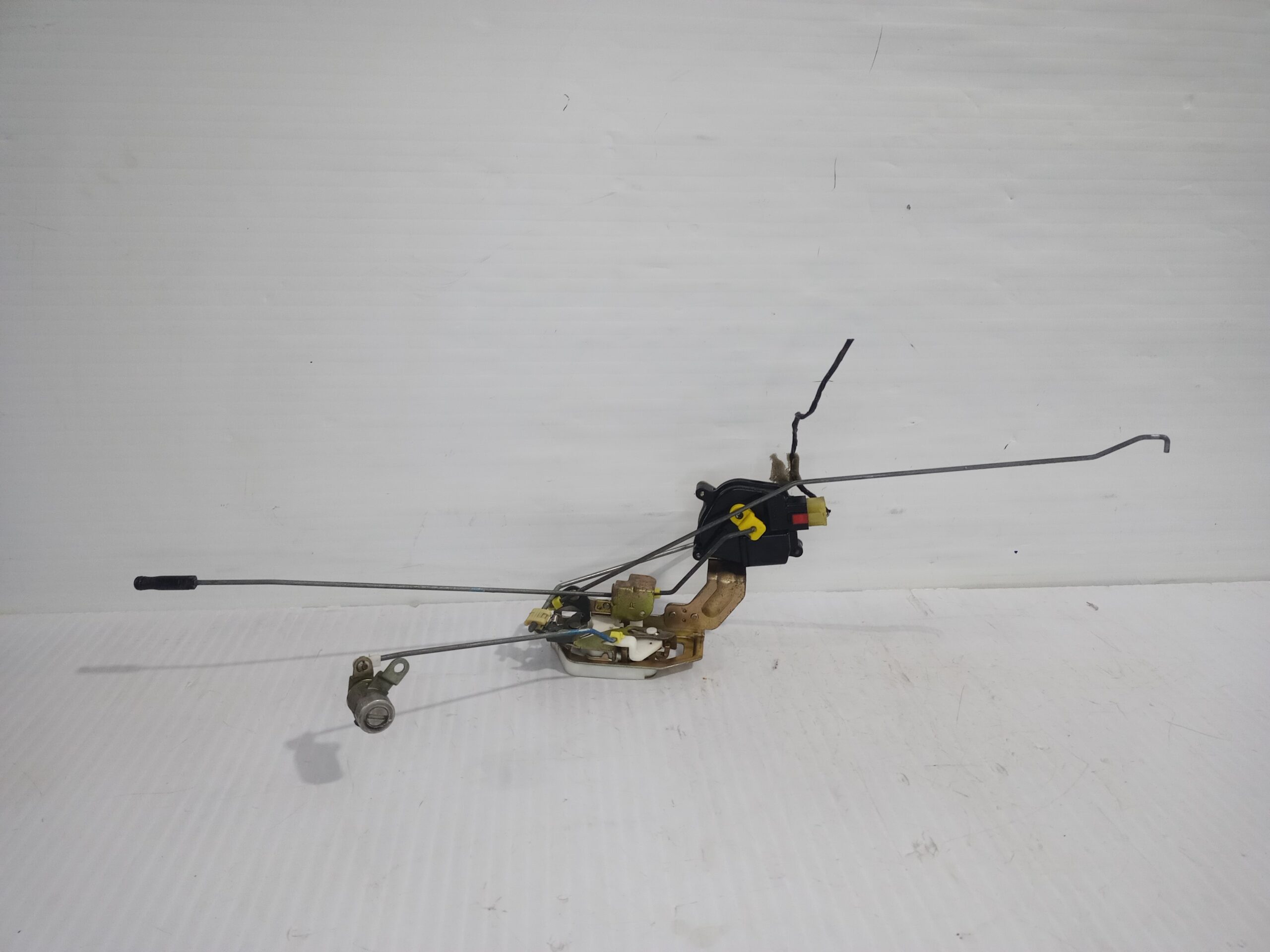 cerradura_puerta_delantera_derecha_96601559_chevrolet_matiz_s