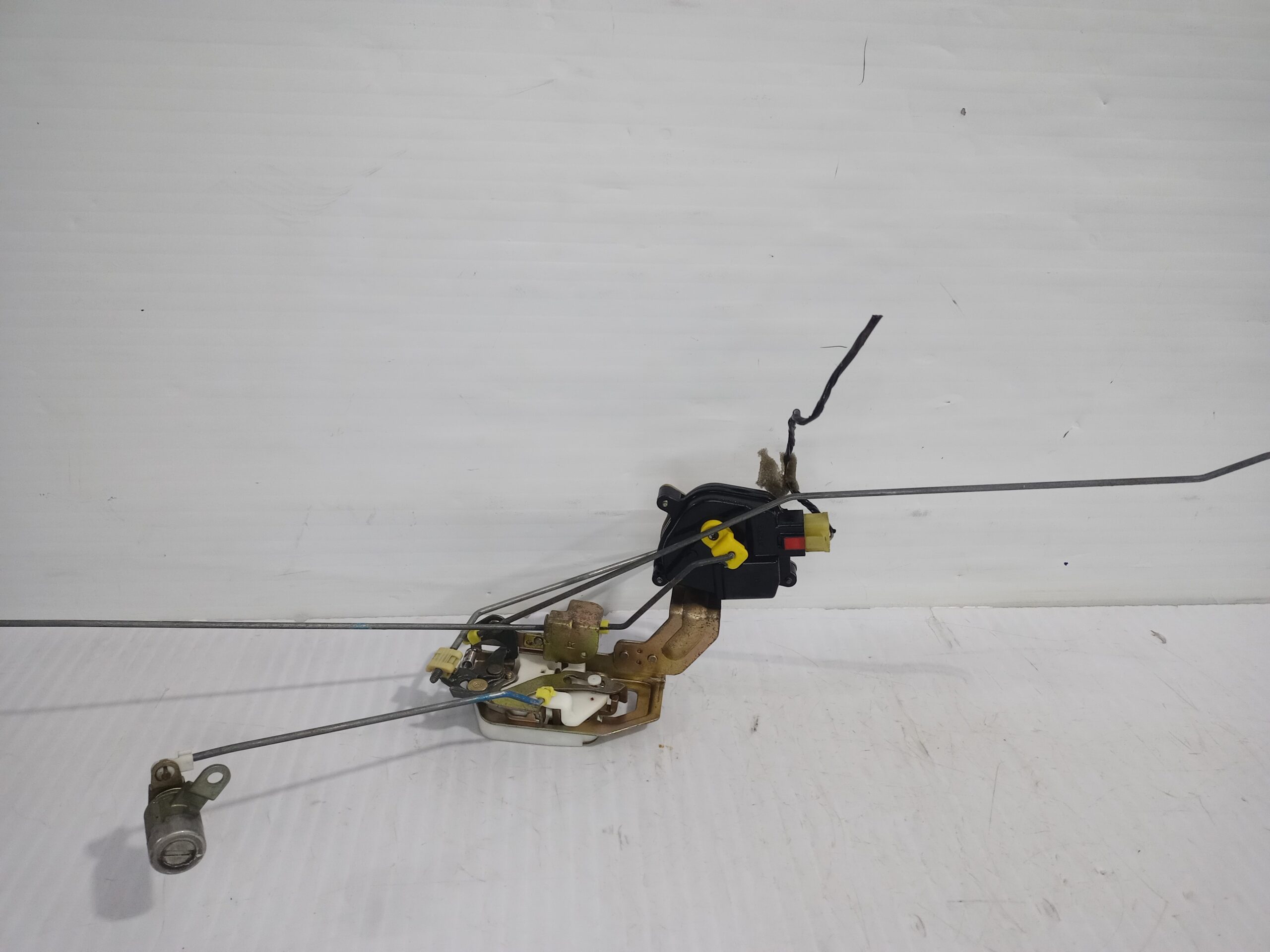 cerradura_puerta_delantera_derecha_96601559_chevrolet_matiz_s