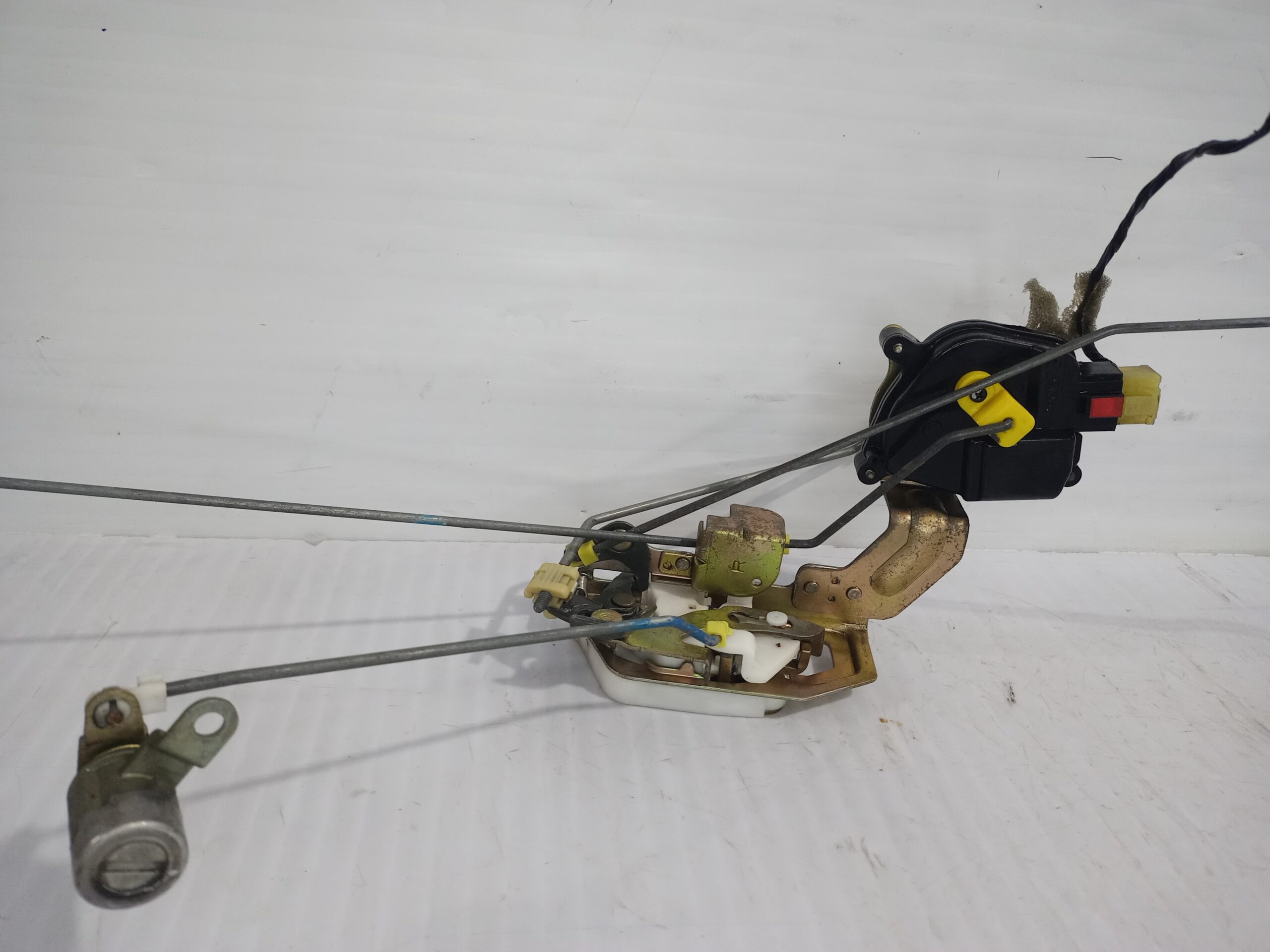 cerradura_puerta_delantera_derecha_96601559_chevrolet_matiz_s