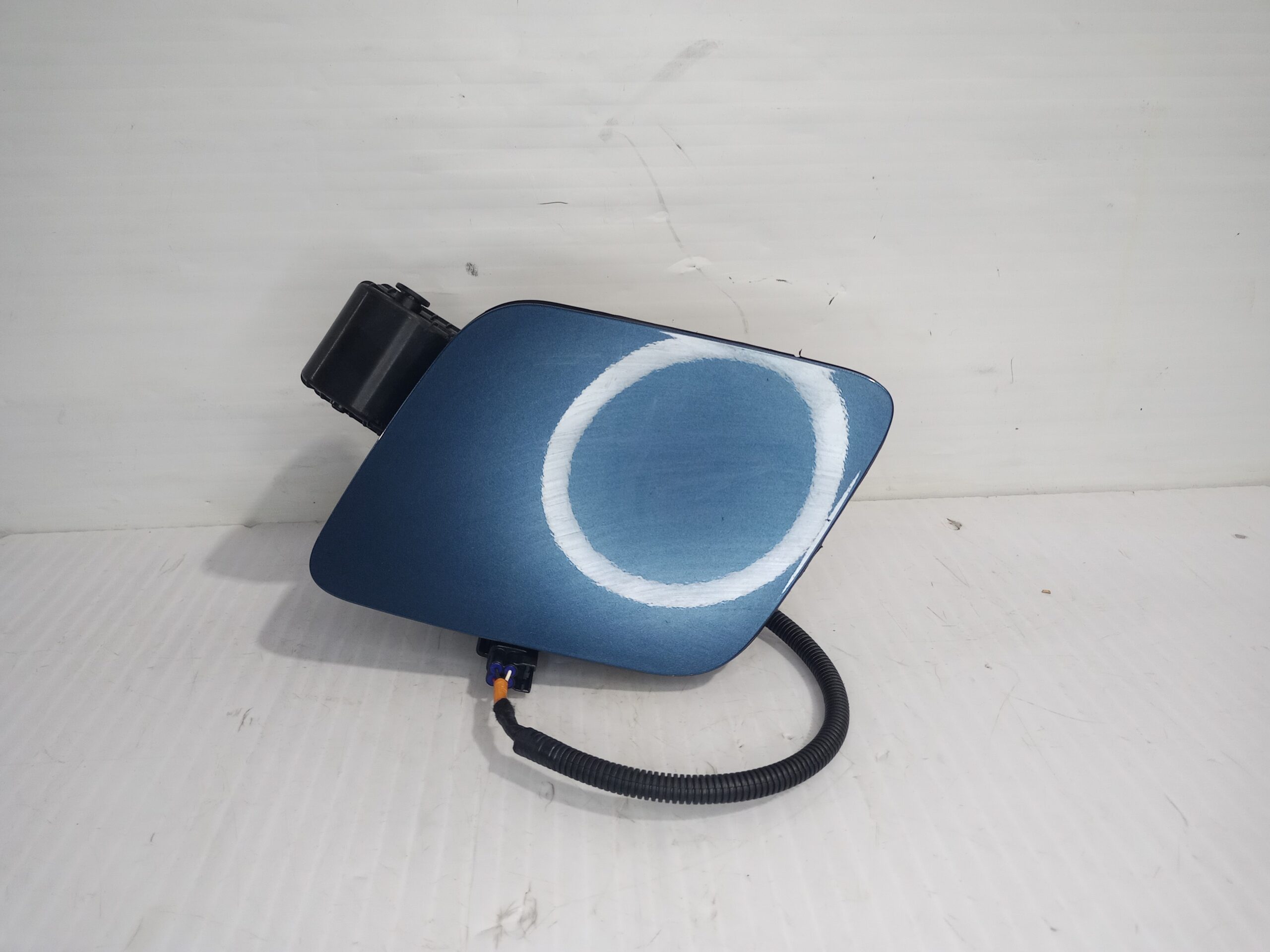 tapa_exterior_combustible_81595at000_kia_niro_sg2_hybrid_concept