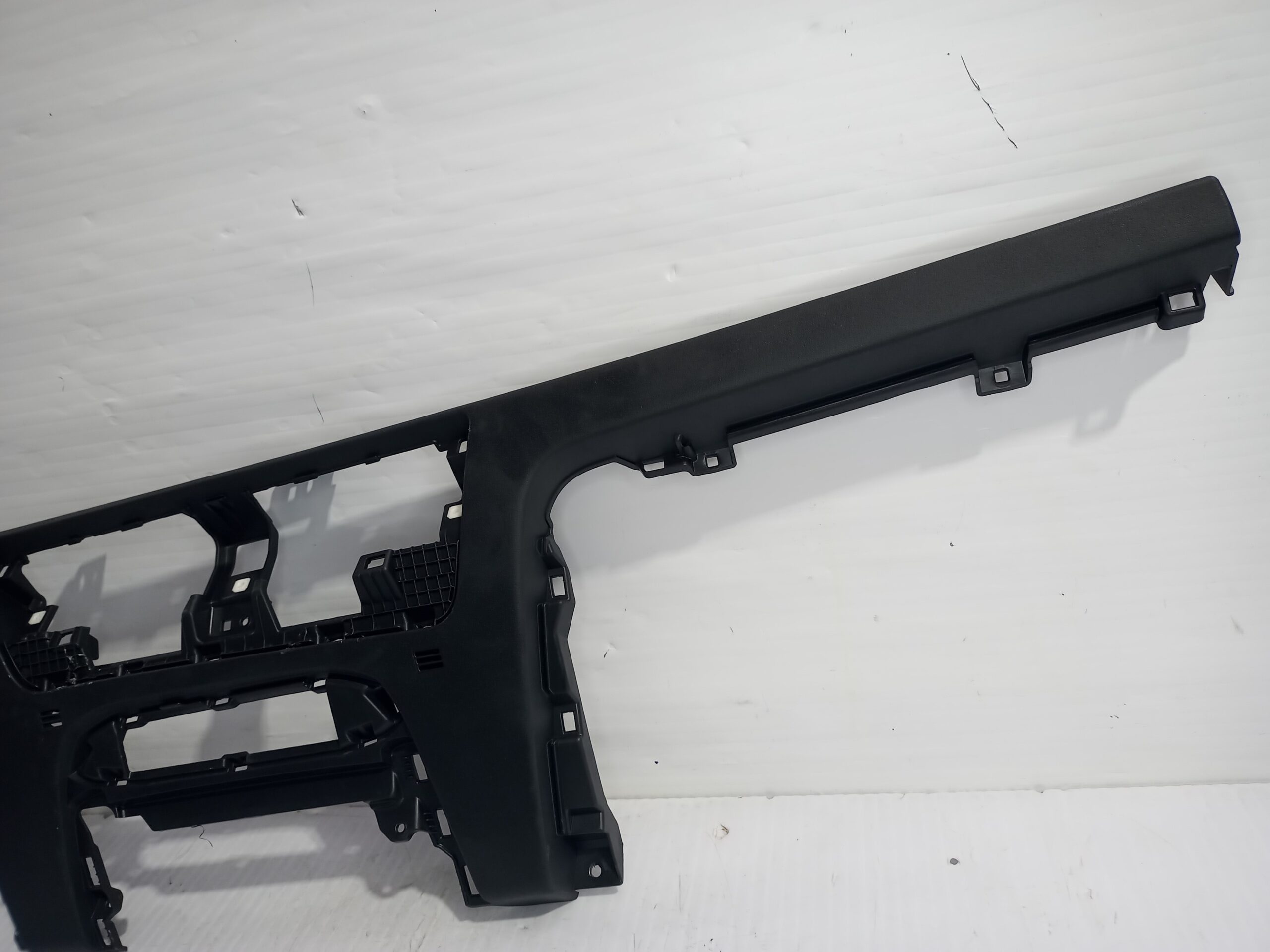 moldura_84733at000_kia_niro_sg2_hybrid_concept