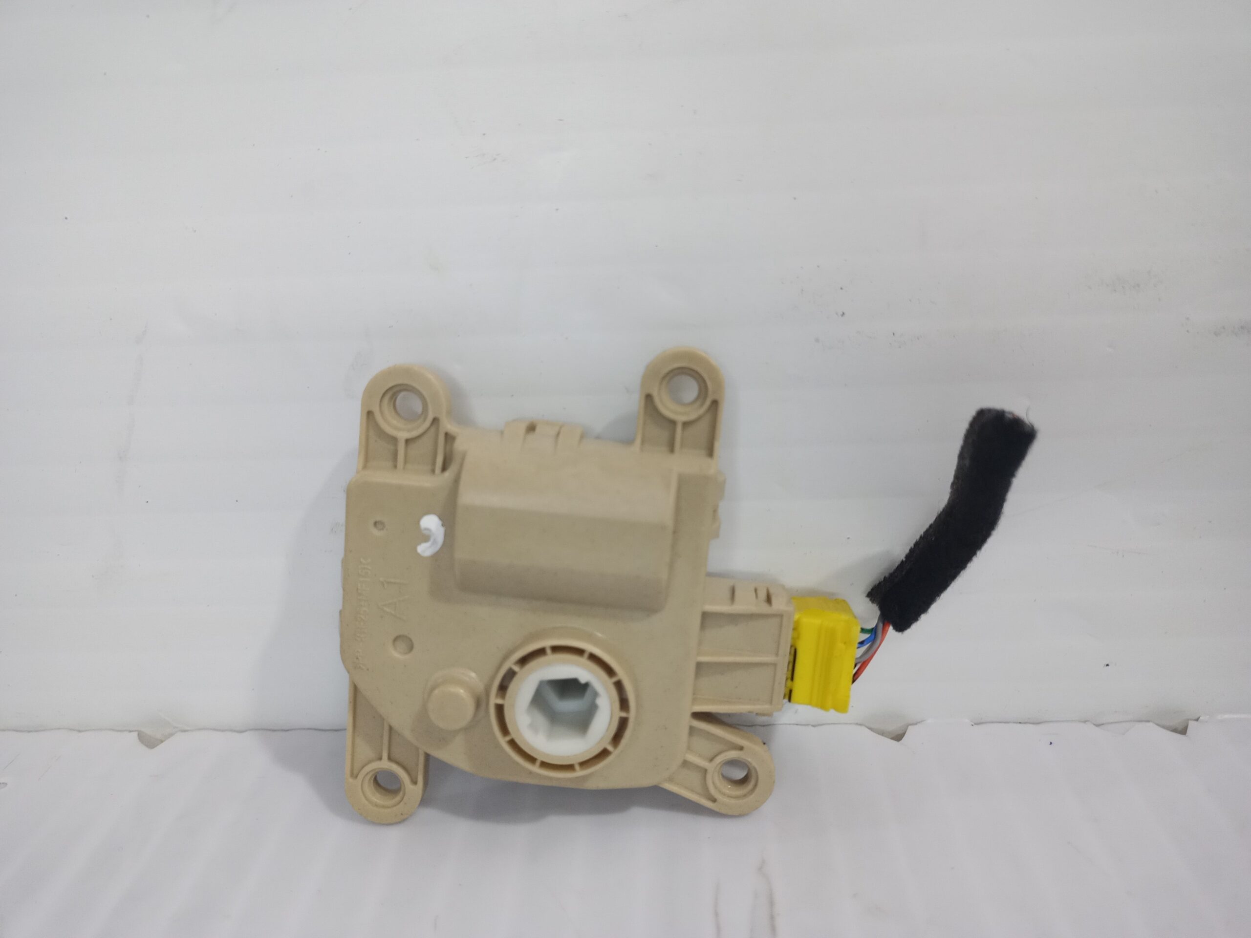 motor_apertura_trampilla_h400730912a_kia_niro_sg2_hybrid_concept