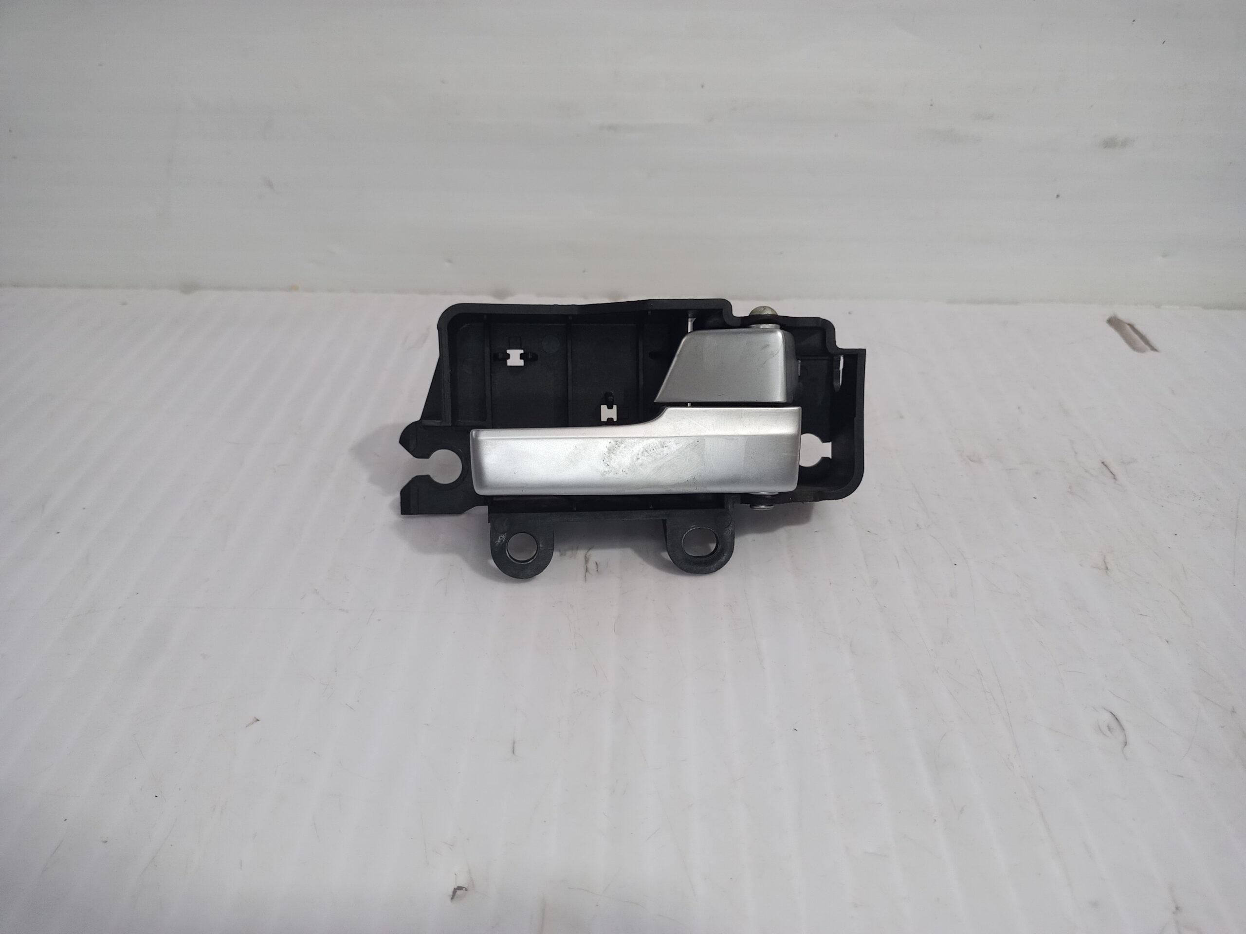 maneta_interior_delantera_derecha_3m51r22600_ford_focus_berlina_cap_trend