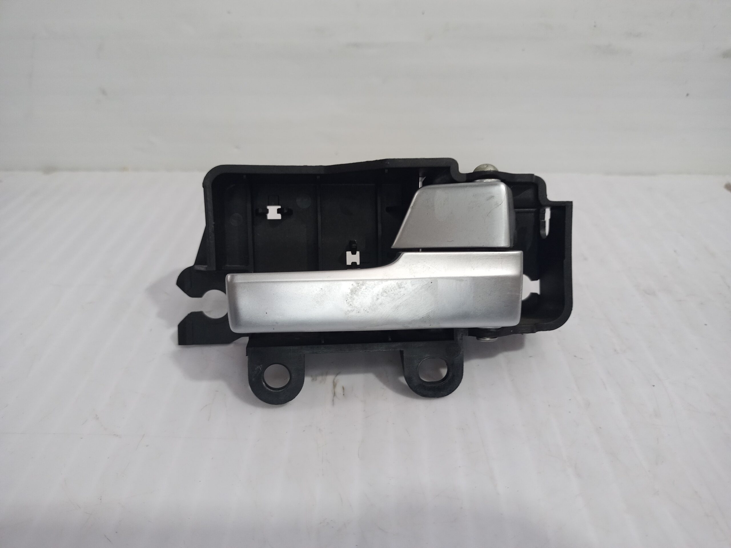 maneta_interior_delantera_derecha_3m51r22600_ford_focus_berlina_cap_trend