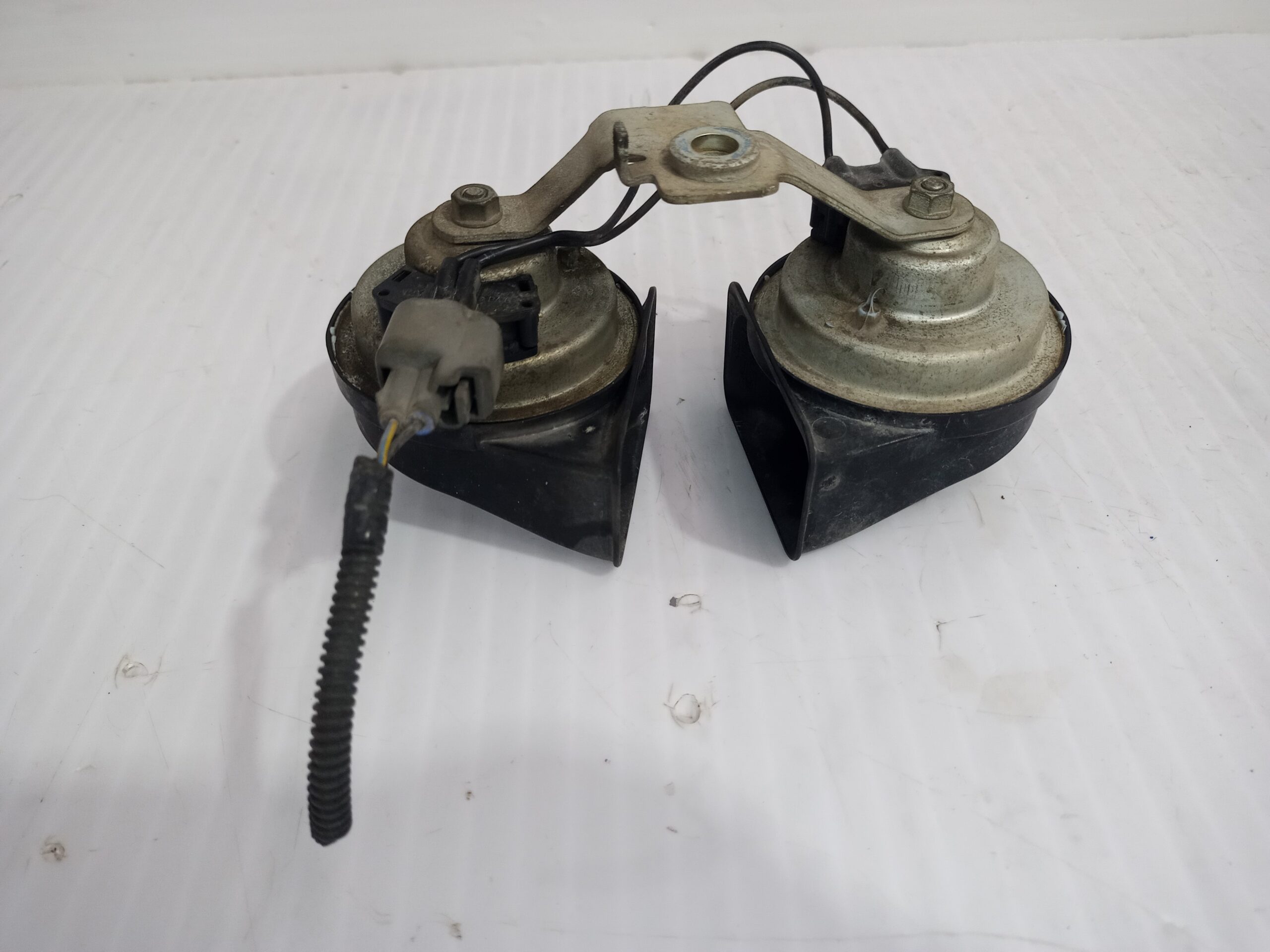 claxon_e355306_ford_focus_berlina_cap_trend