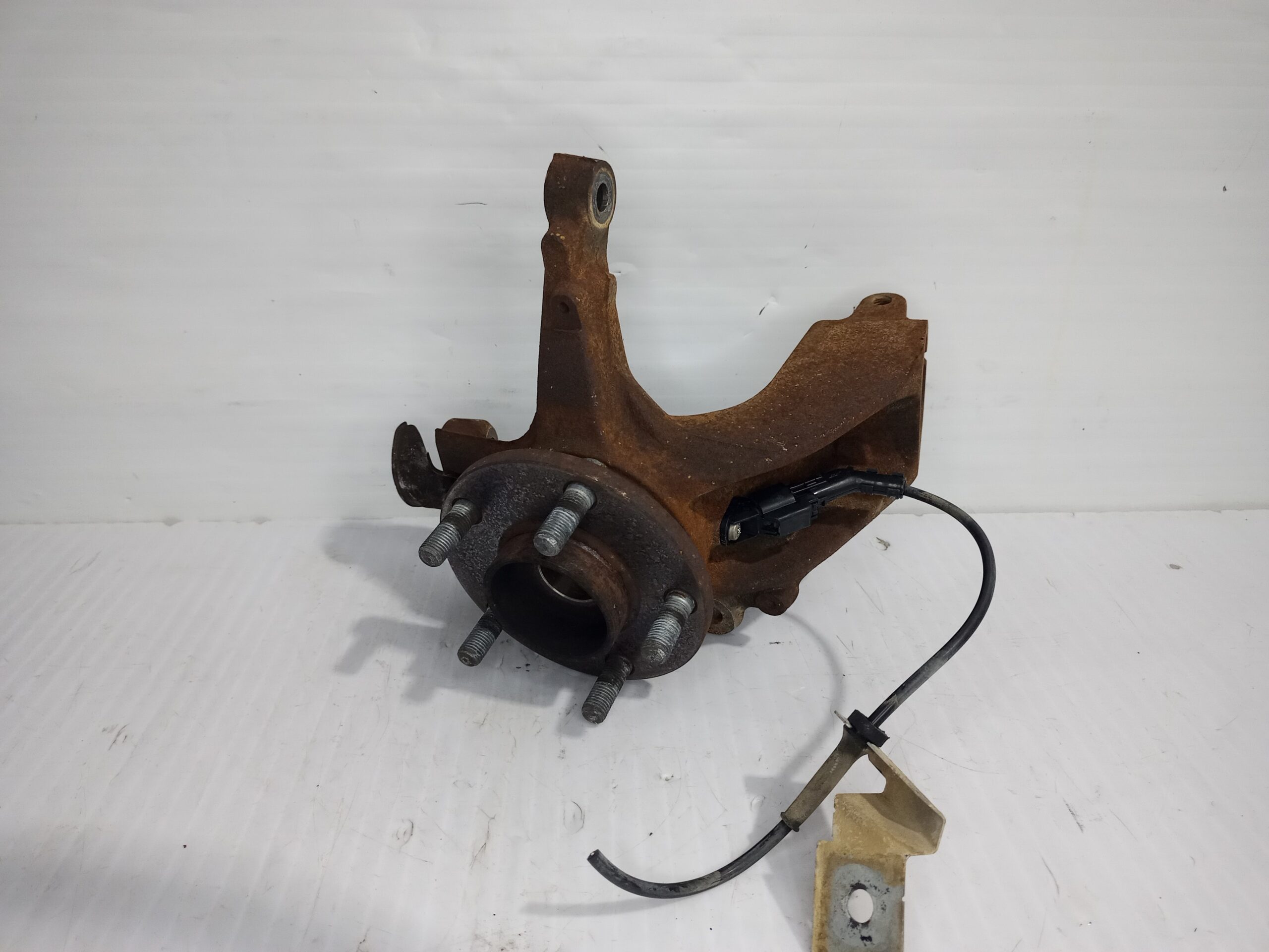 mangueta_delantera_izquierda_1420863_ford_focus_berlina_cap_trend