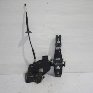 cerradura_puerta_delantera_derecha_lr011275_land_rover_discovery_4_tdv6_hse