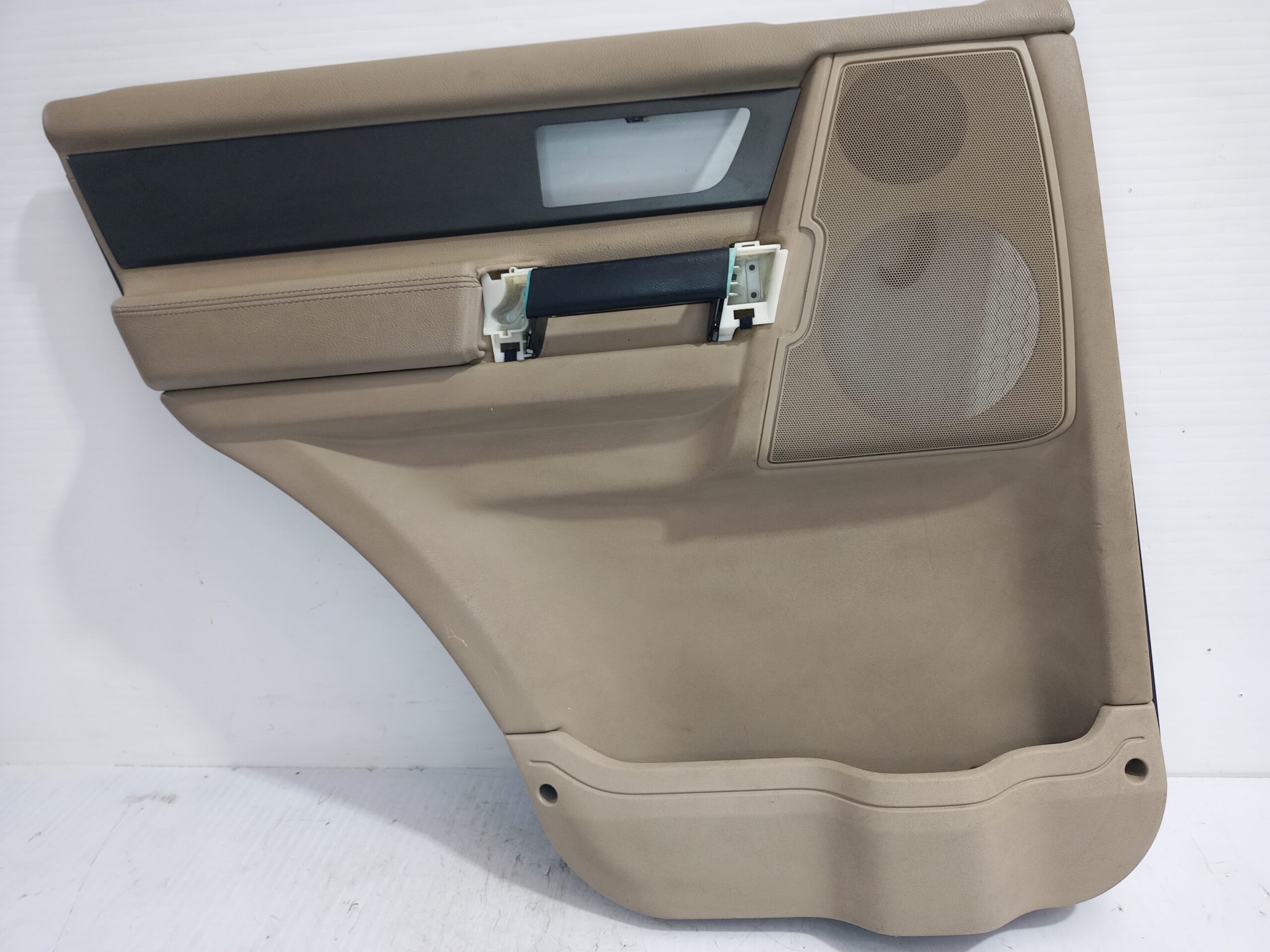 guarnecido_puerta_trasera_izquierda_ah2225569abw_land_rover_discovery_4_tdv6_hse