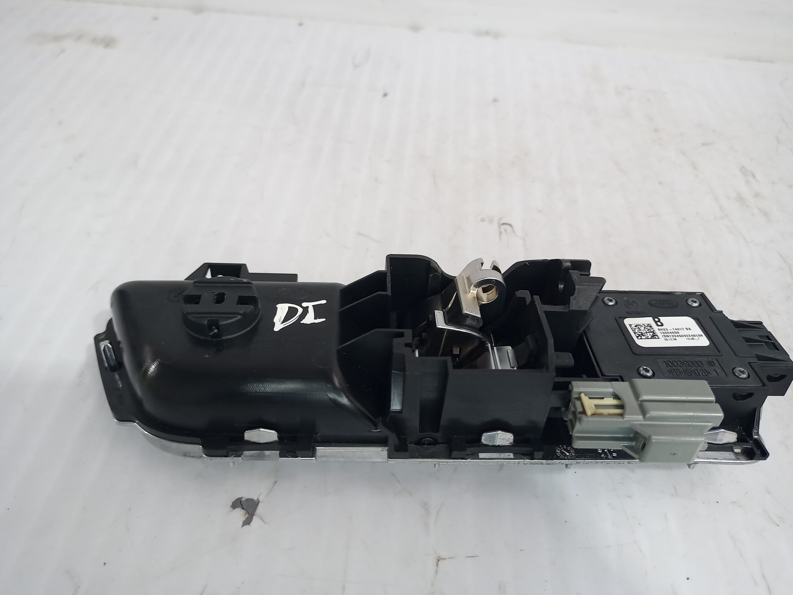 maneta_interior_delantera_izquierda_ah2214017ba_land_rover_discovery_4_tdv6_hse