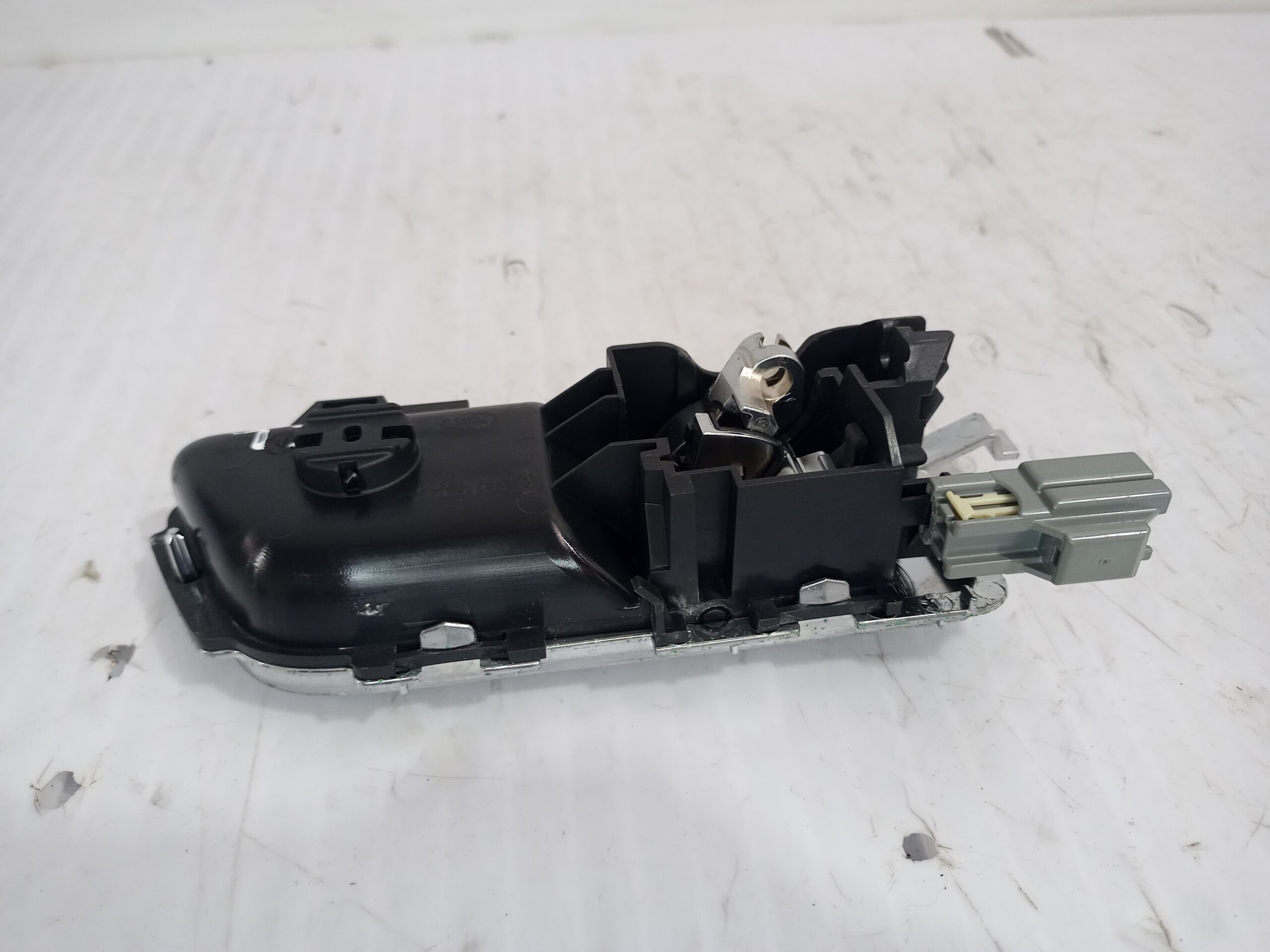 maneta_interior_trasera_izquierda_ah2222601aa_land_rover_discovery_4_tdv6_hse