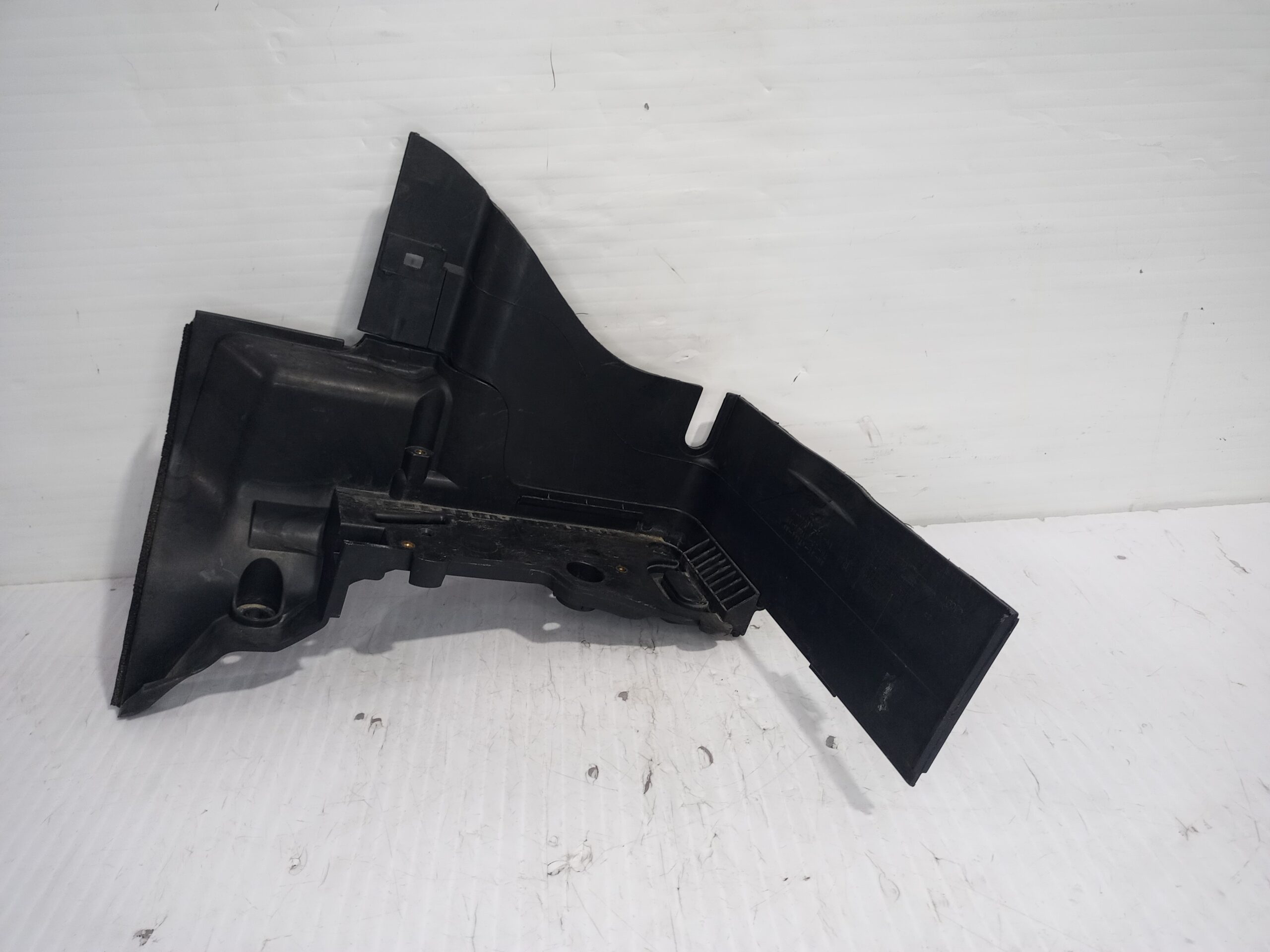 soporte_bateria_lr013546_land_rover_discovery_4_tdv6_hse