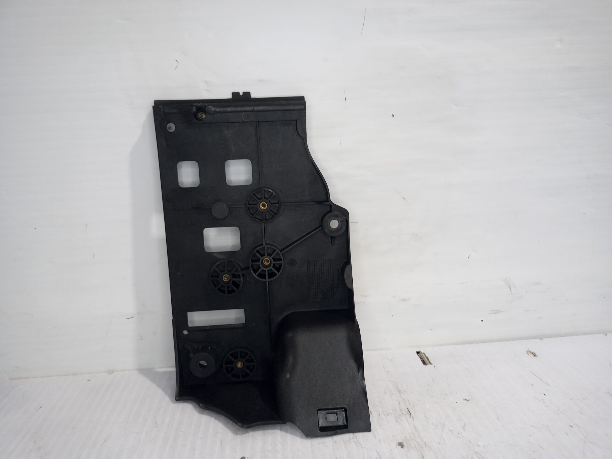 soporte_bateria_dwm500021_land_rover_discovery_4_tdv6_hse