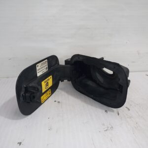 tapa_exterior_combustible_lr014044_land_rover_discovery_4_tdv6_hse