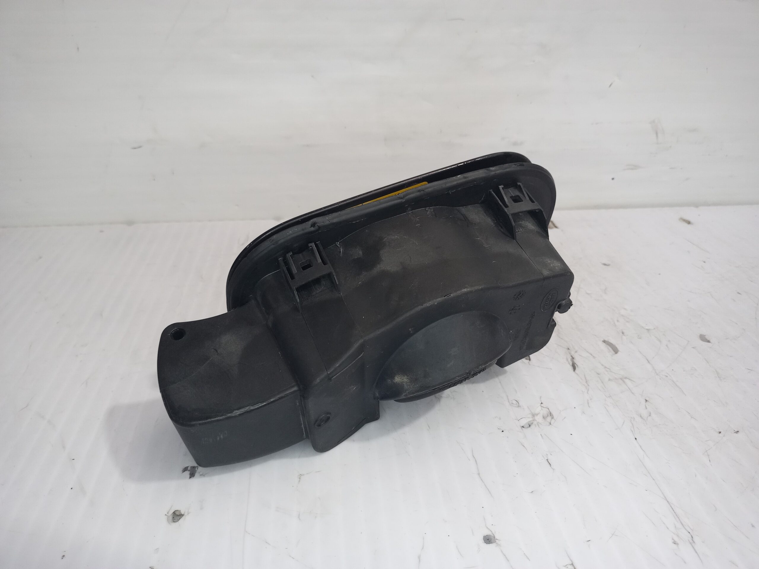 tapa_exterior_combustible_lr014044_land_rover_discovery_4_tdv6_hse