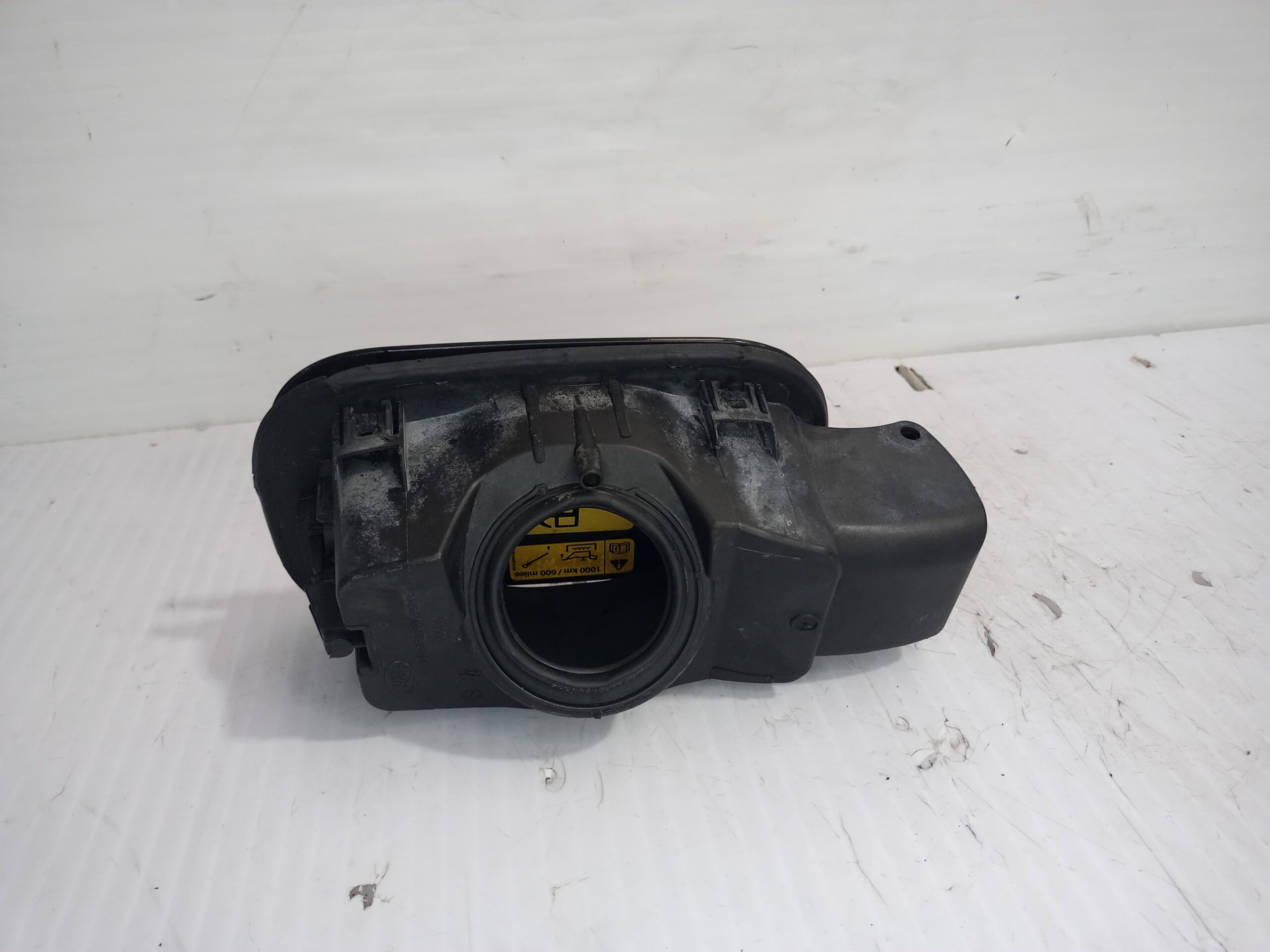 tapa_exterior_combustible_lr014044_land_rover_discovery_4_tdv6_hse