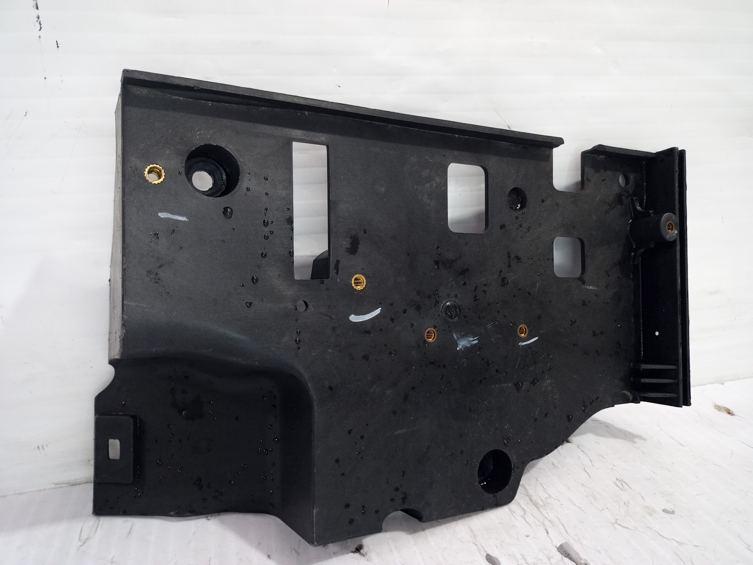 soporte_bateria_dwm500031_land_rover_discovery_4_tdv6_hse