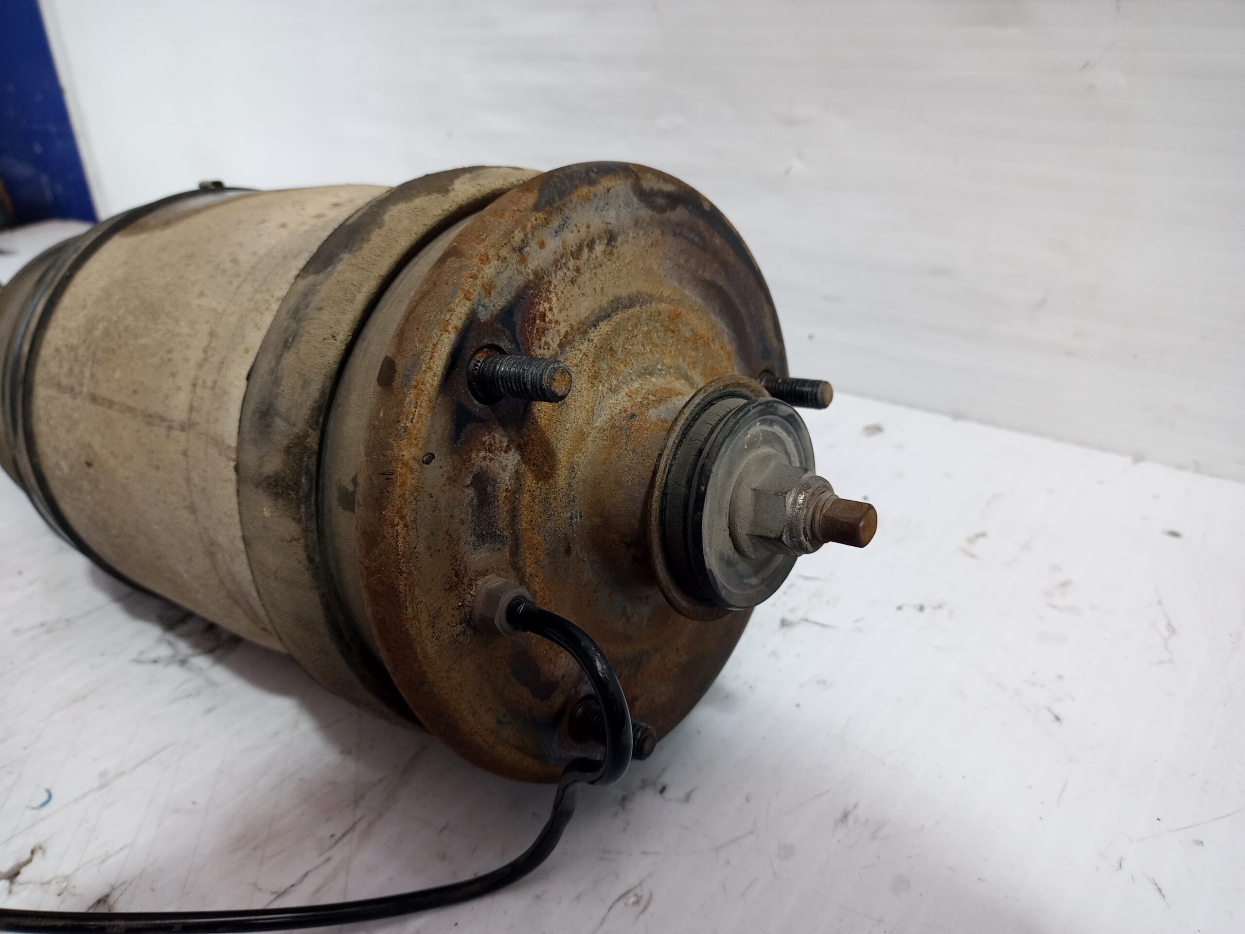 amortiguador_trasero_derecho_ah2218w002aa_land_rover_discovery_4_tdv6_hse