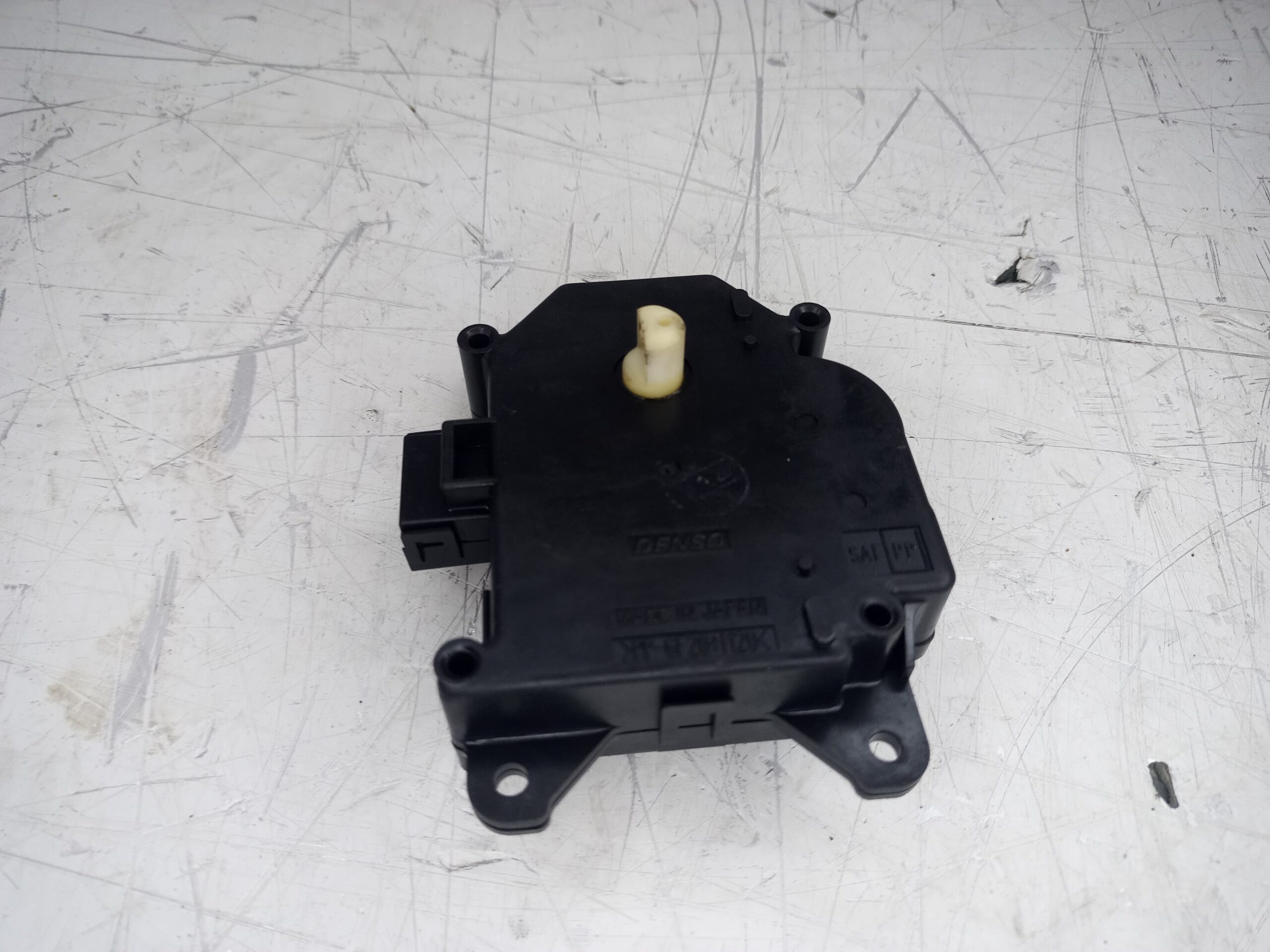 motor_apertura_trampilla_0637008810_lexus_rx_300_mcu35_luxury