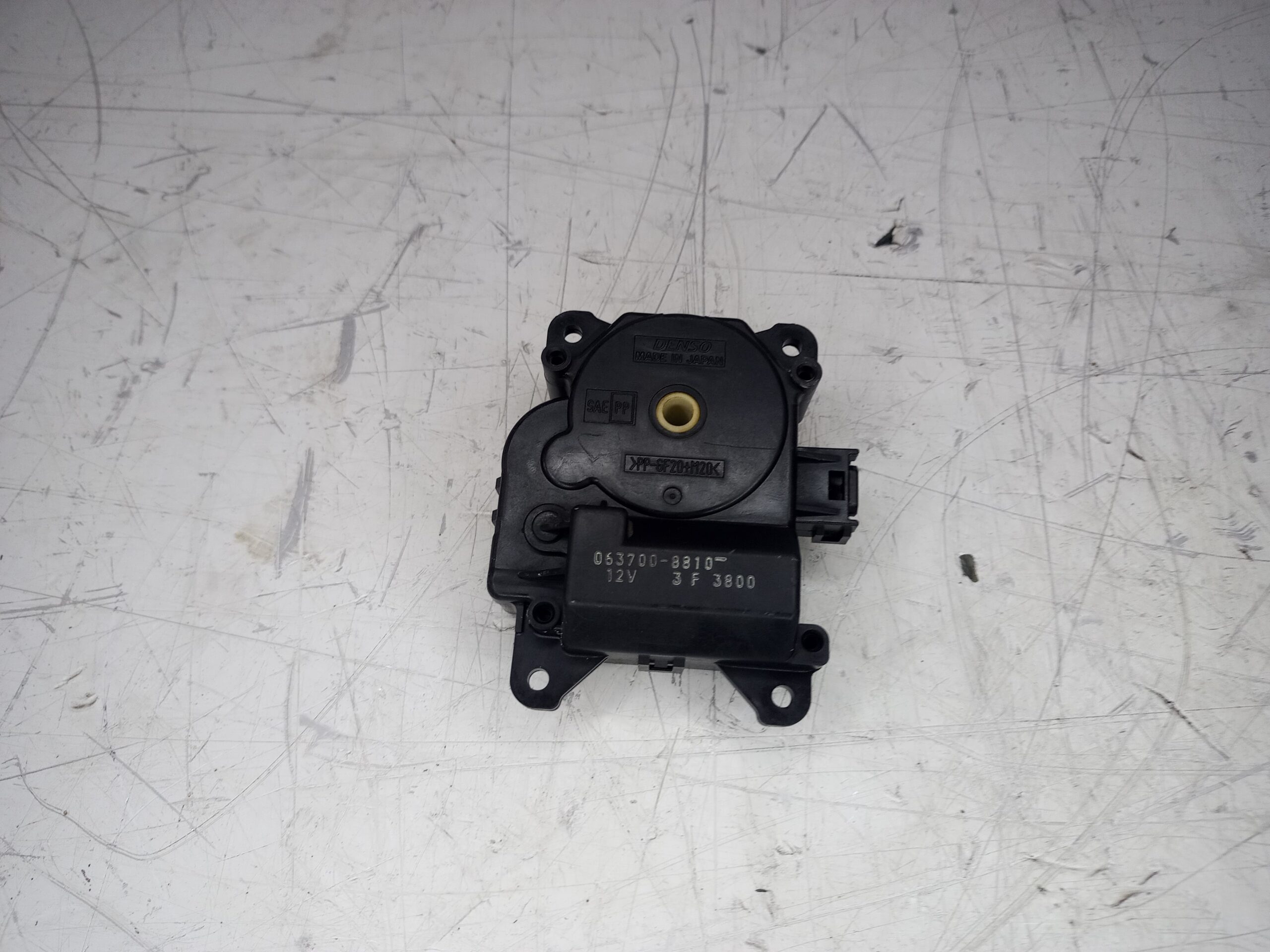 motor_apertura_trampilla_0637008810_lexus_rx_300_mcu35_luxury