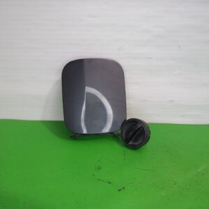 tapa_exterior_combustible_7735048040_lexus_rx_300_mcu35_luxury