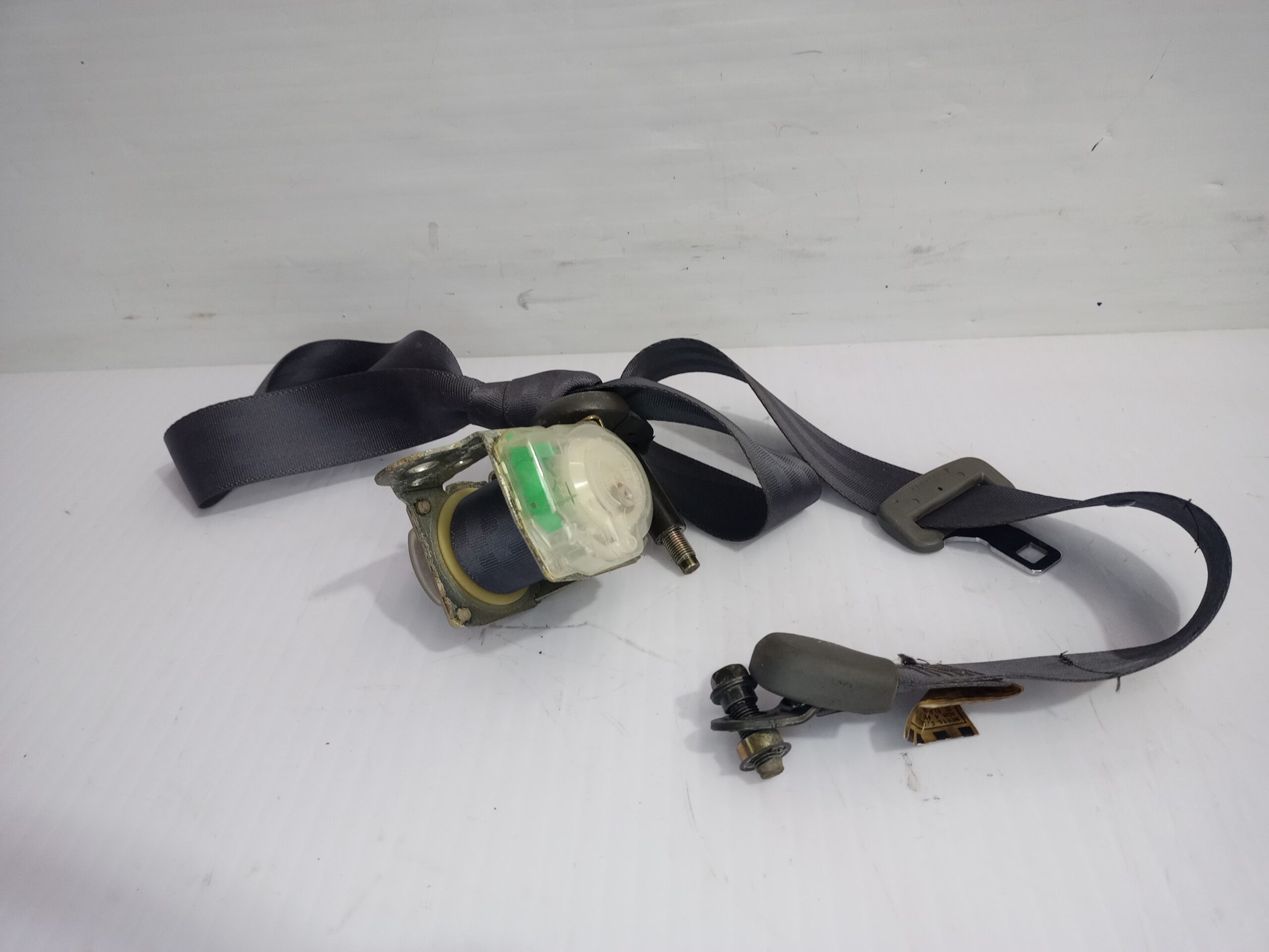 cinturon_seguridad_trasero_izquierdo_7337042140b0_toyota_rav_4_a2_2_0_luna_4x4_2003