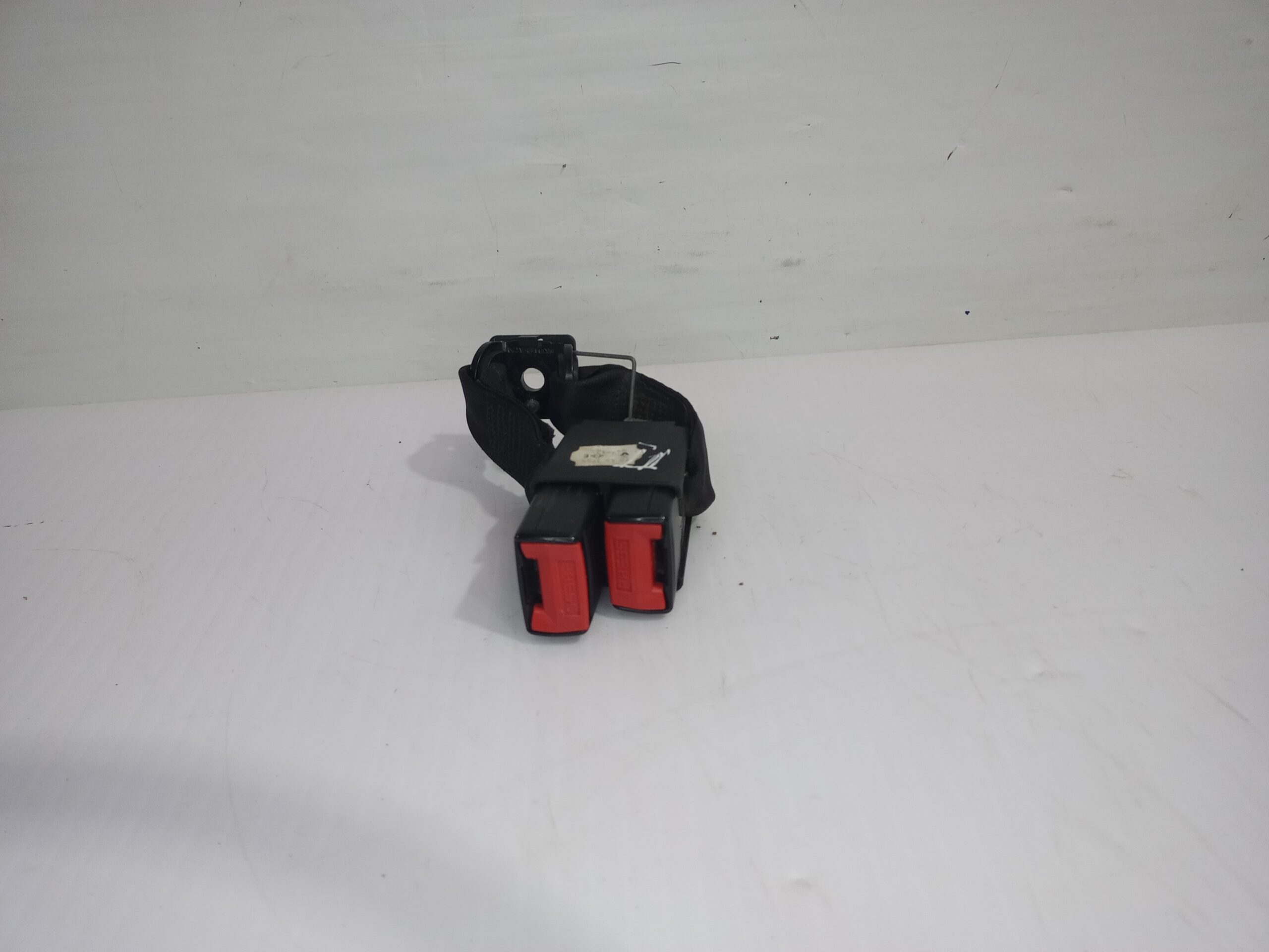 enganche_cinturon_trasero_izquierdo_8200046539_renault_megane_i_berlina_hatchback_ba0_1_6e_alize