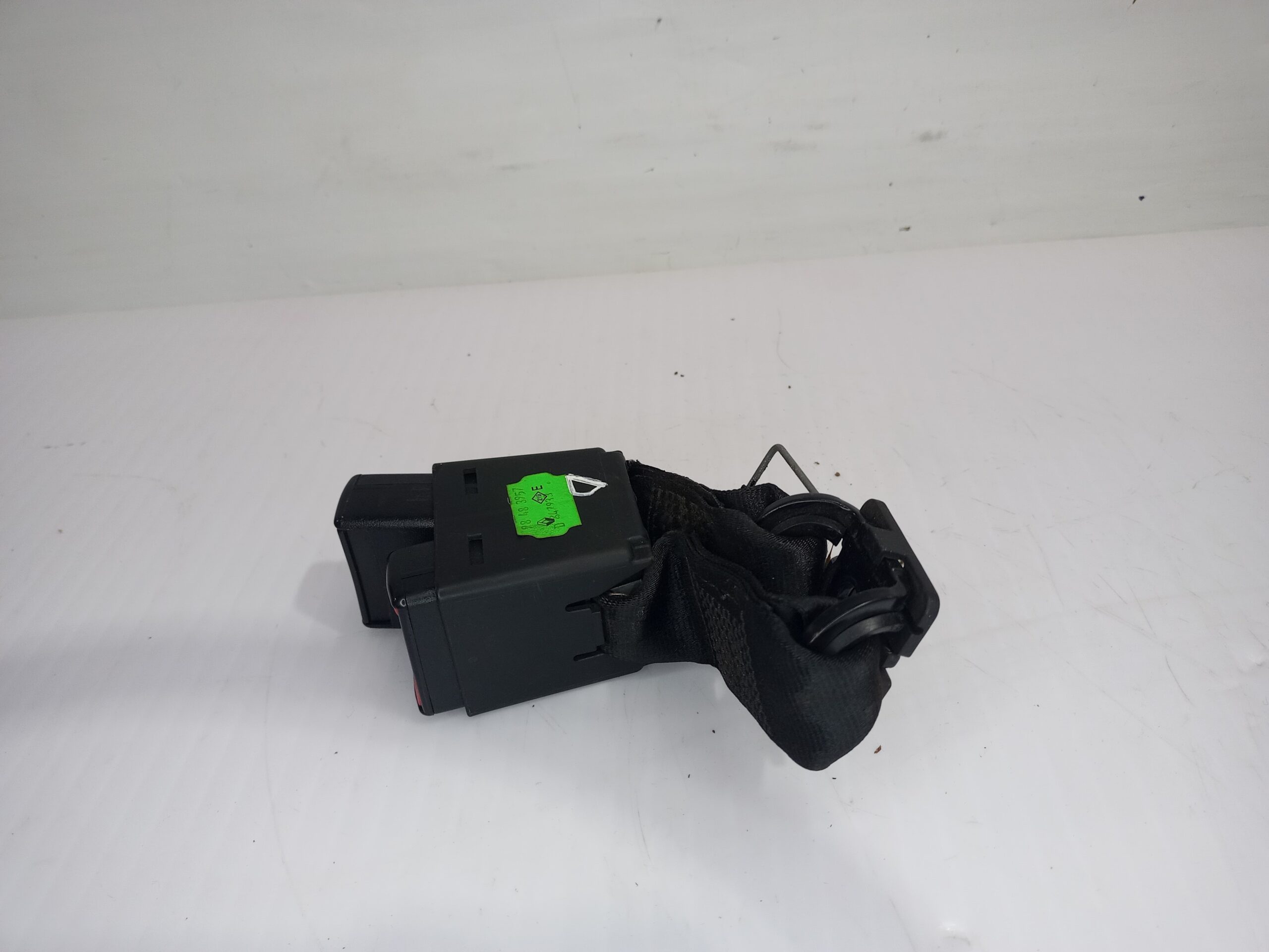 enganche_cinturon_trasero_derecho_8200046540_renault_megane_i_berlina_hatchback_ba0_1_6e_alize