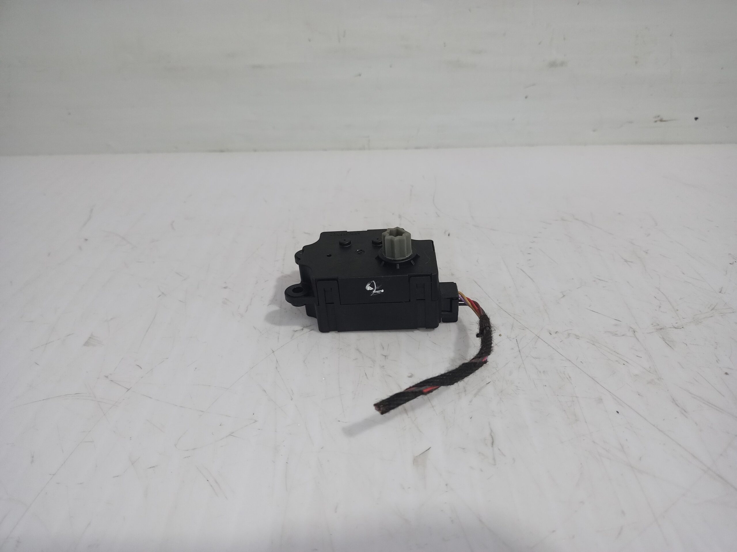 motor_apertura_trampilla_t1006419g_renault_scenic_iii_bose_edition