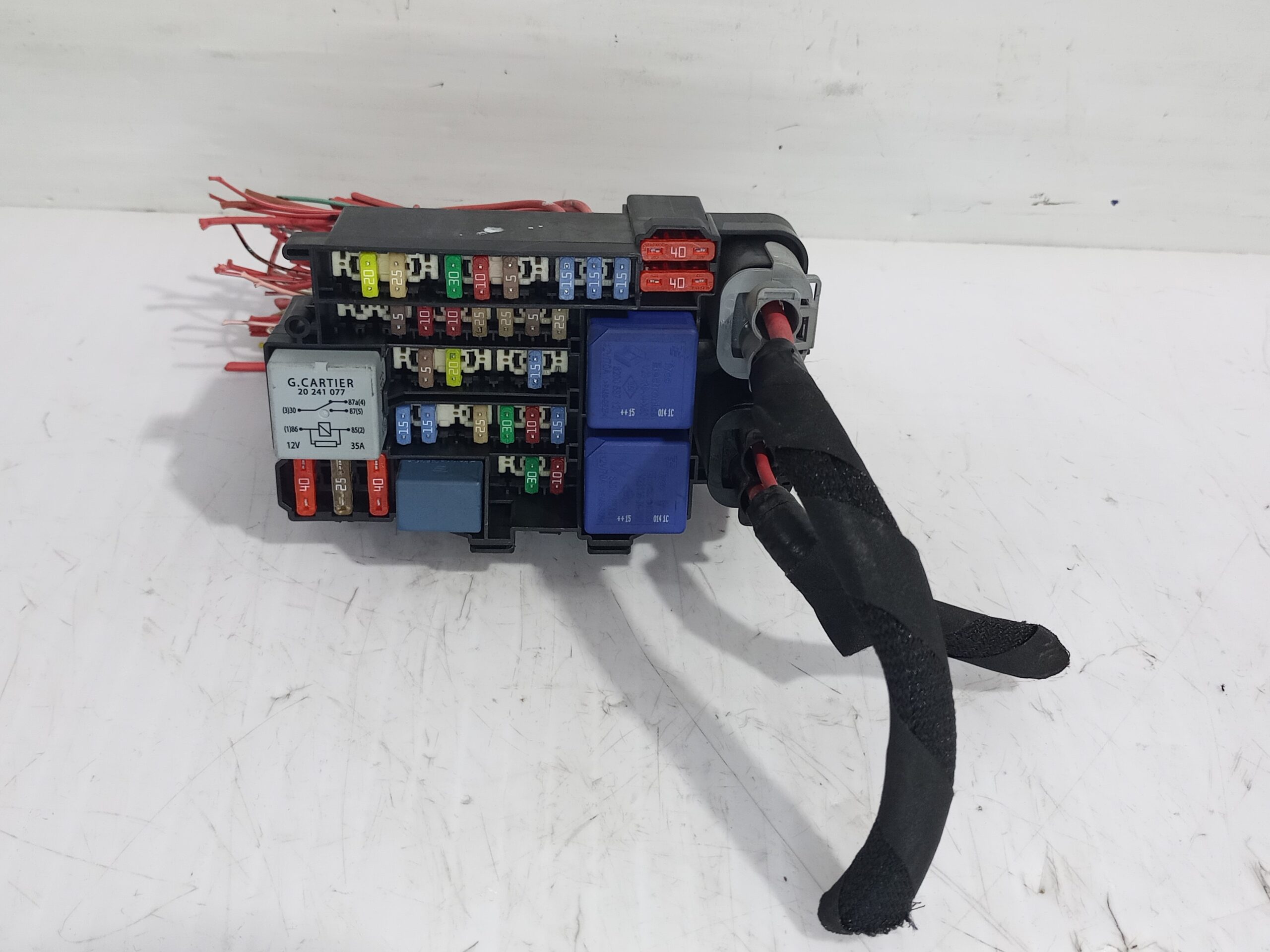 caja_reles_fusibles_252360003r_renault_scenic_iii_bose_edition