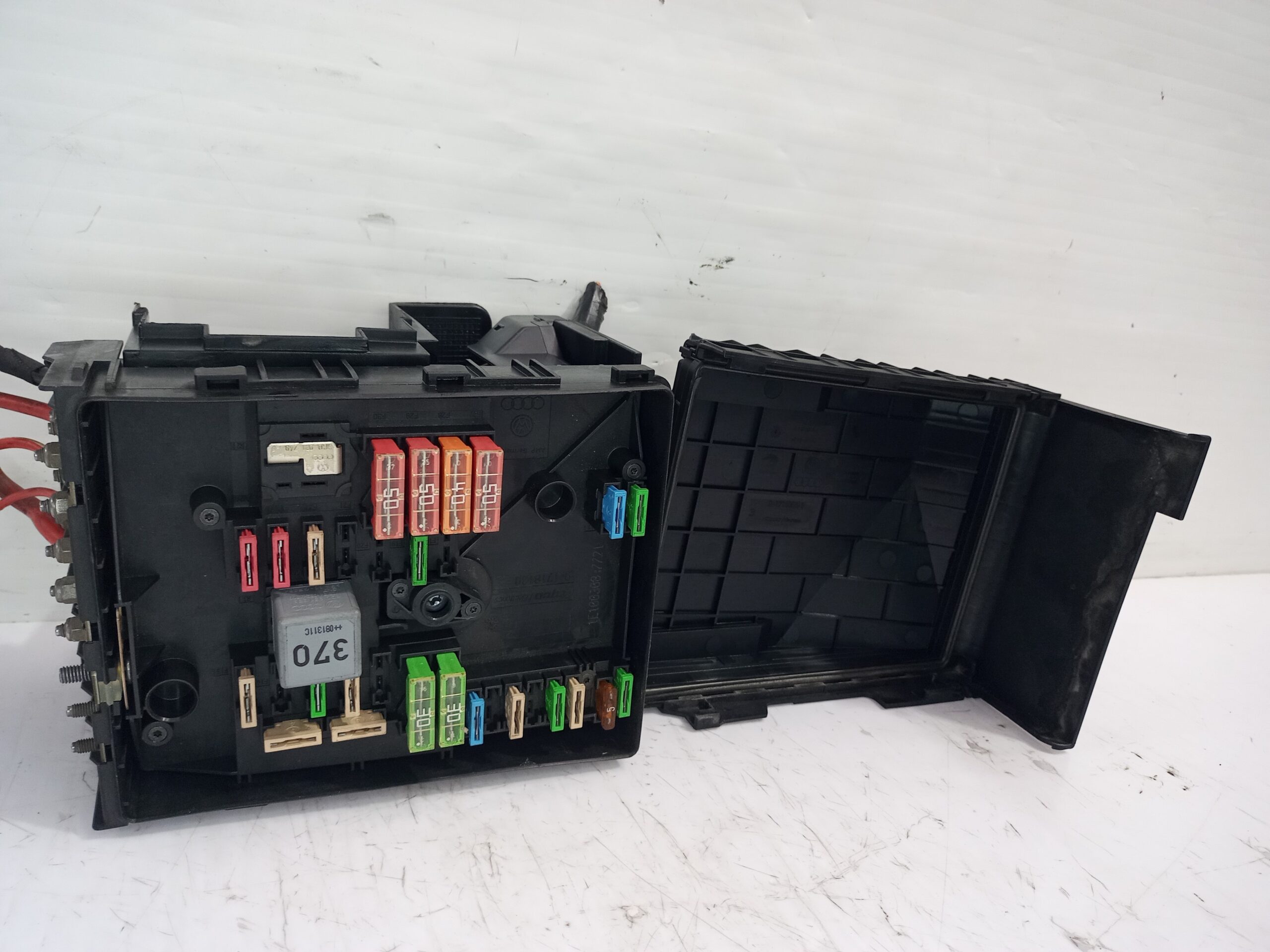 caja_reles_fusibles_1k0937132f_seat_altea_xl_5p5_family