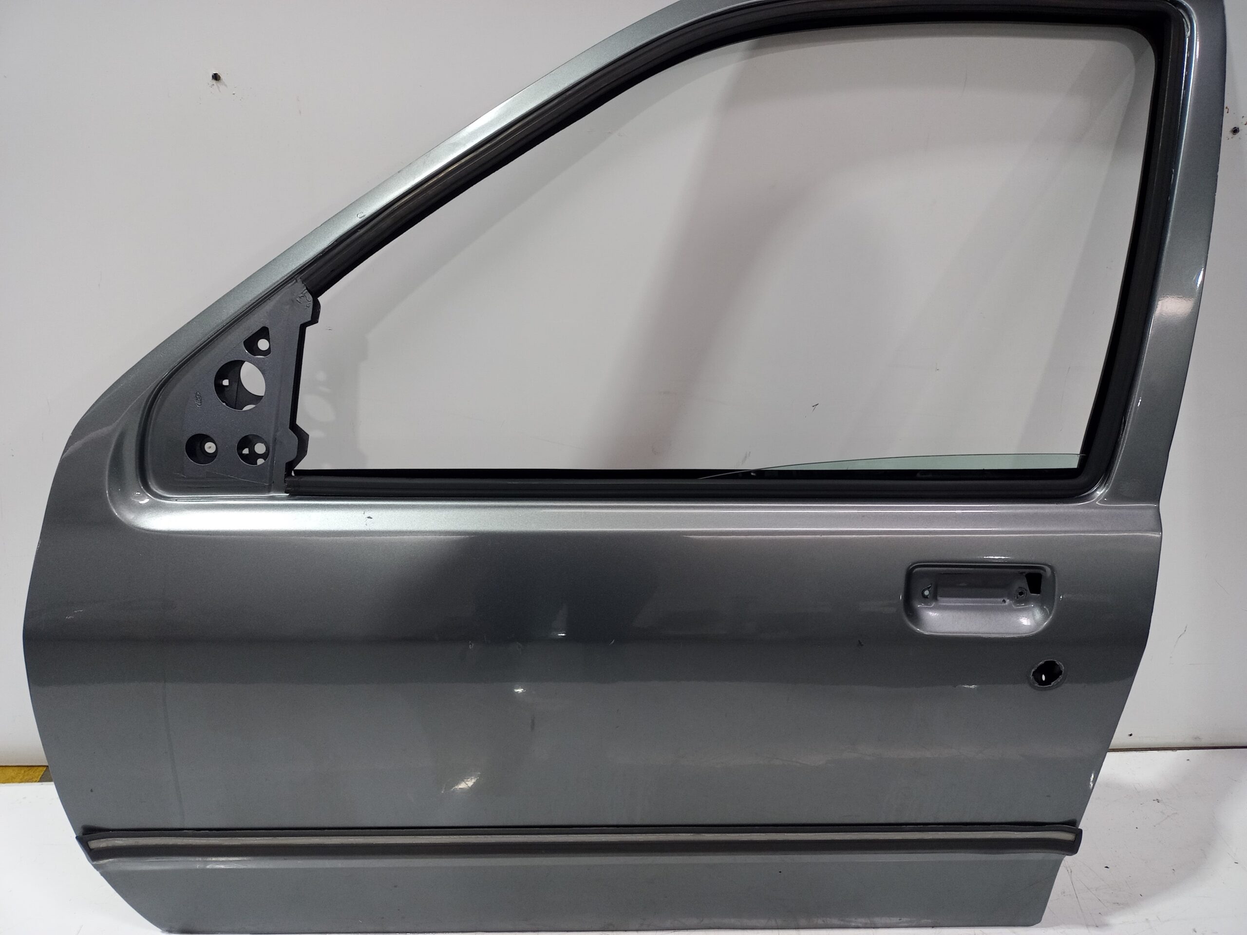 puerta_delantera_izquierda_1661893_1661892_ford_sierra_berlina_brillant