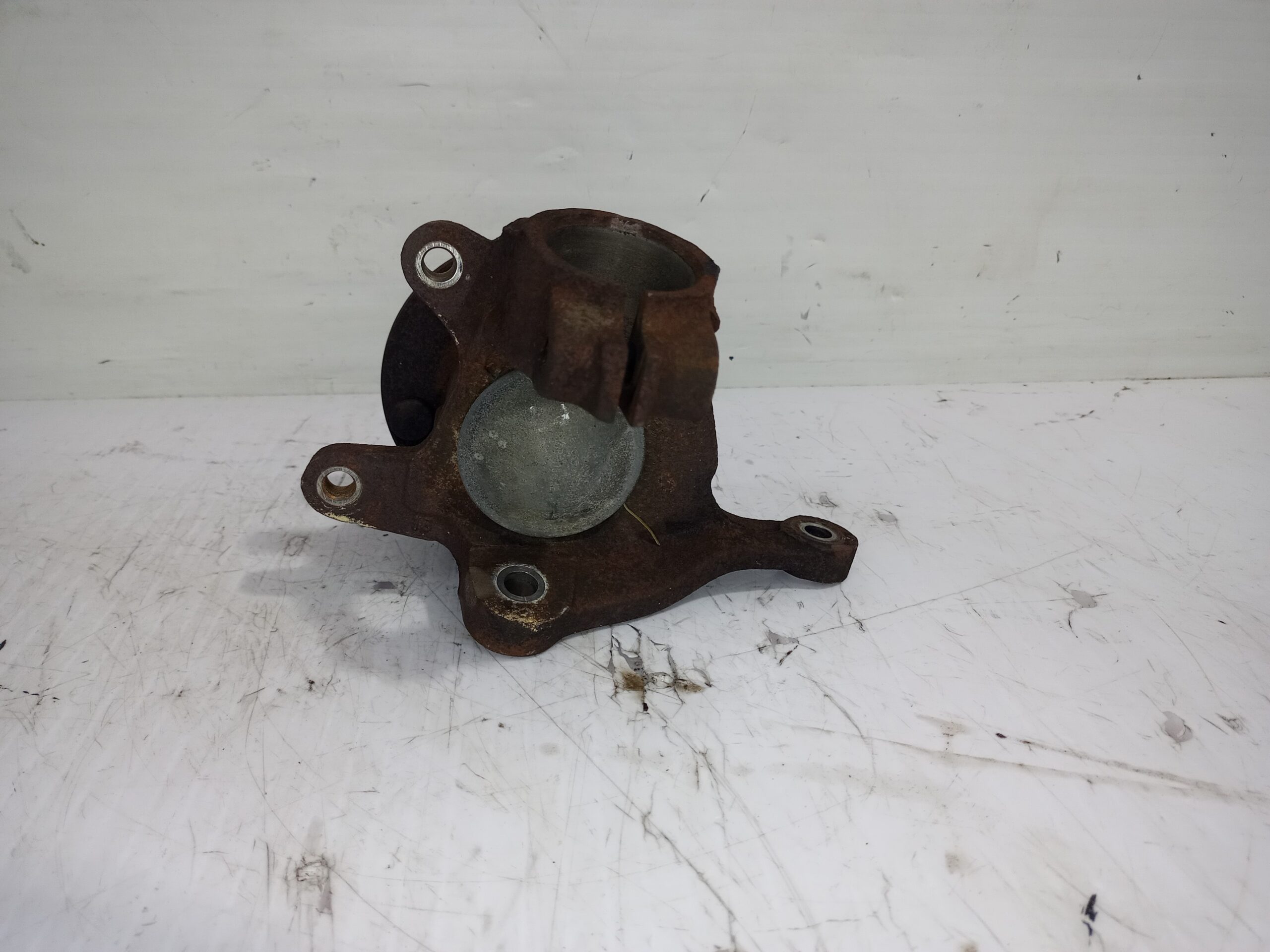 mangueta_delantera_izquierda_1652106_ford_sierra_berlina_brillant