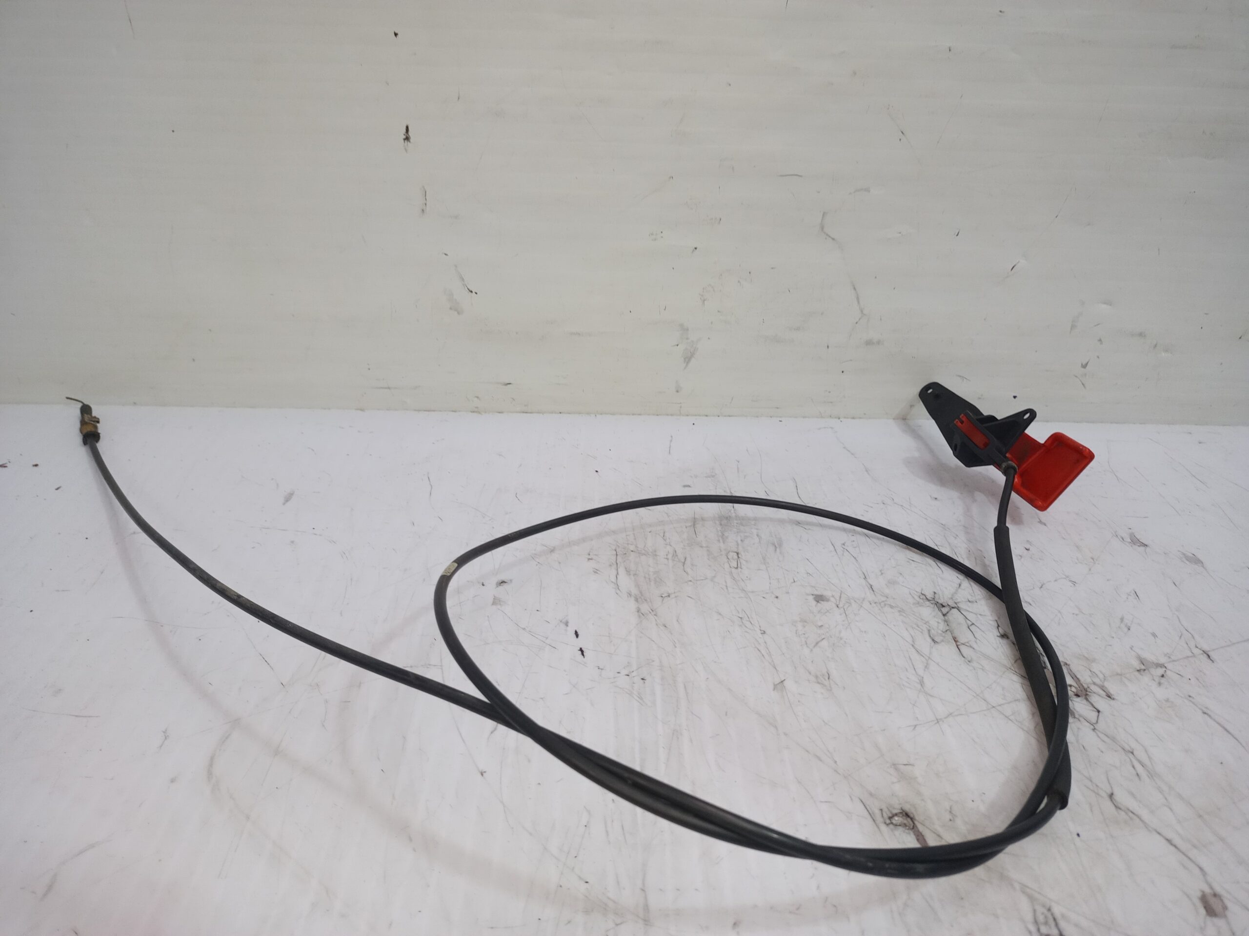 tirador_capot_5710412178109_ford_sierra_berlina_brillant