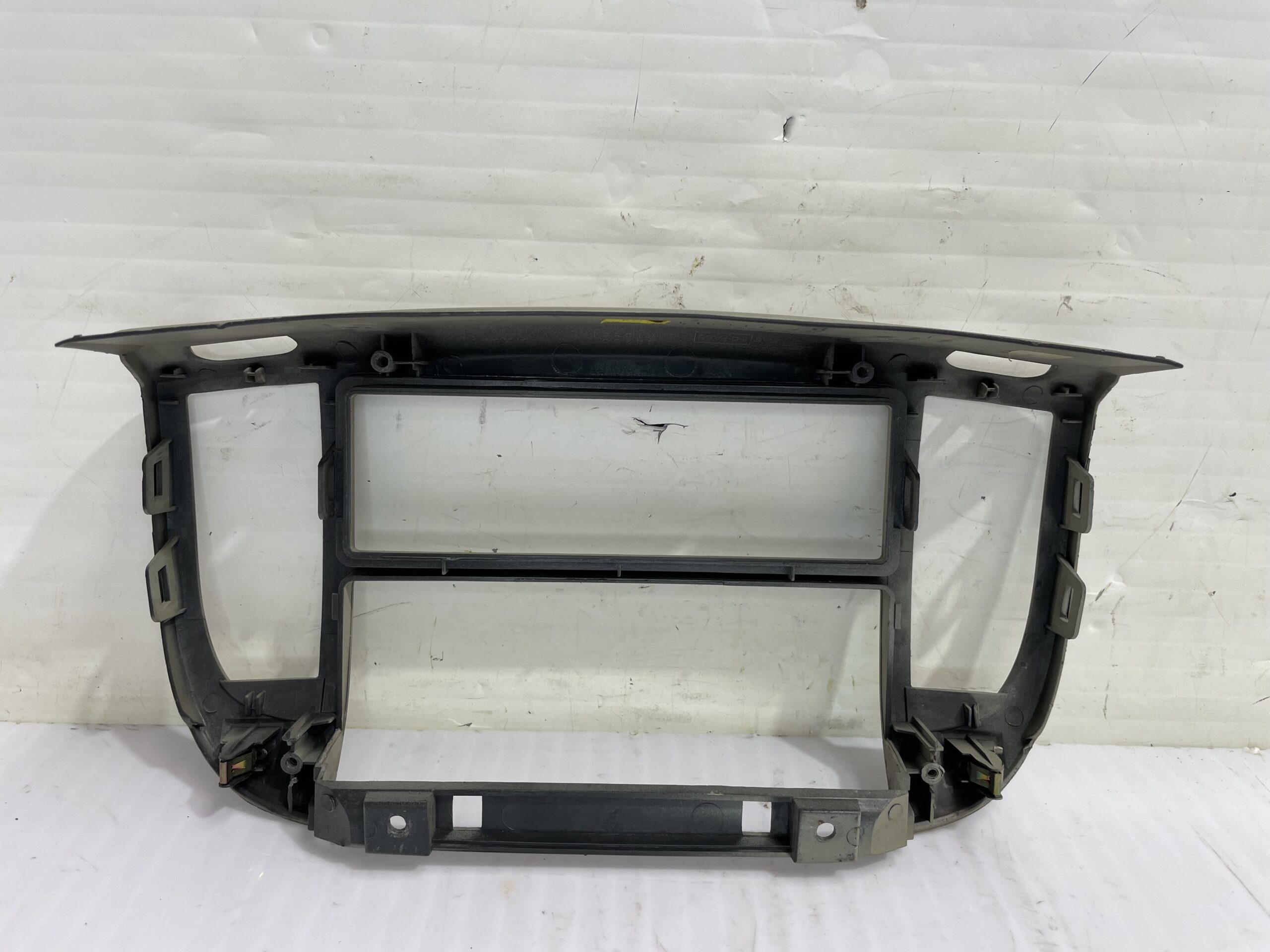 moldura_68260k10381_nissan_micra_k12e_acenta