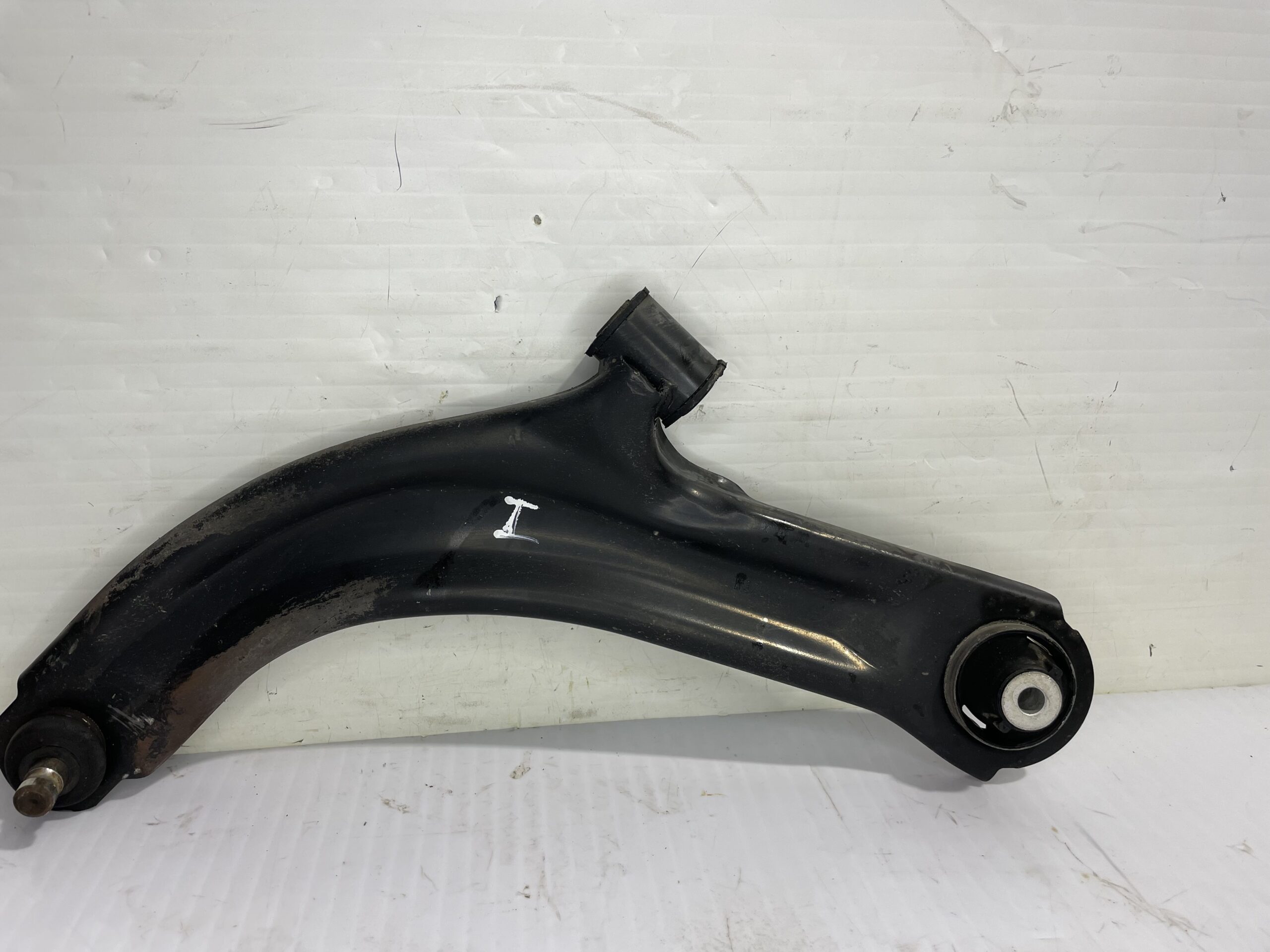 brazo_suspension_inferior_delantero_izquierdo_54501ax600_nissan_micra_k12e_acenta