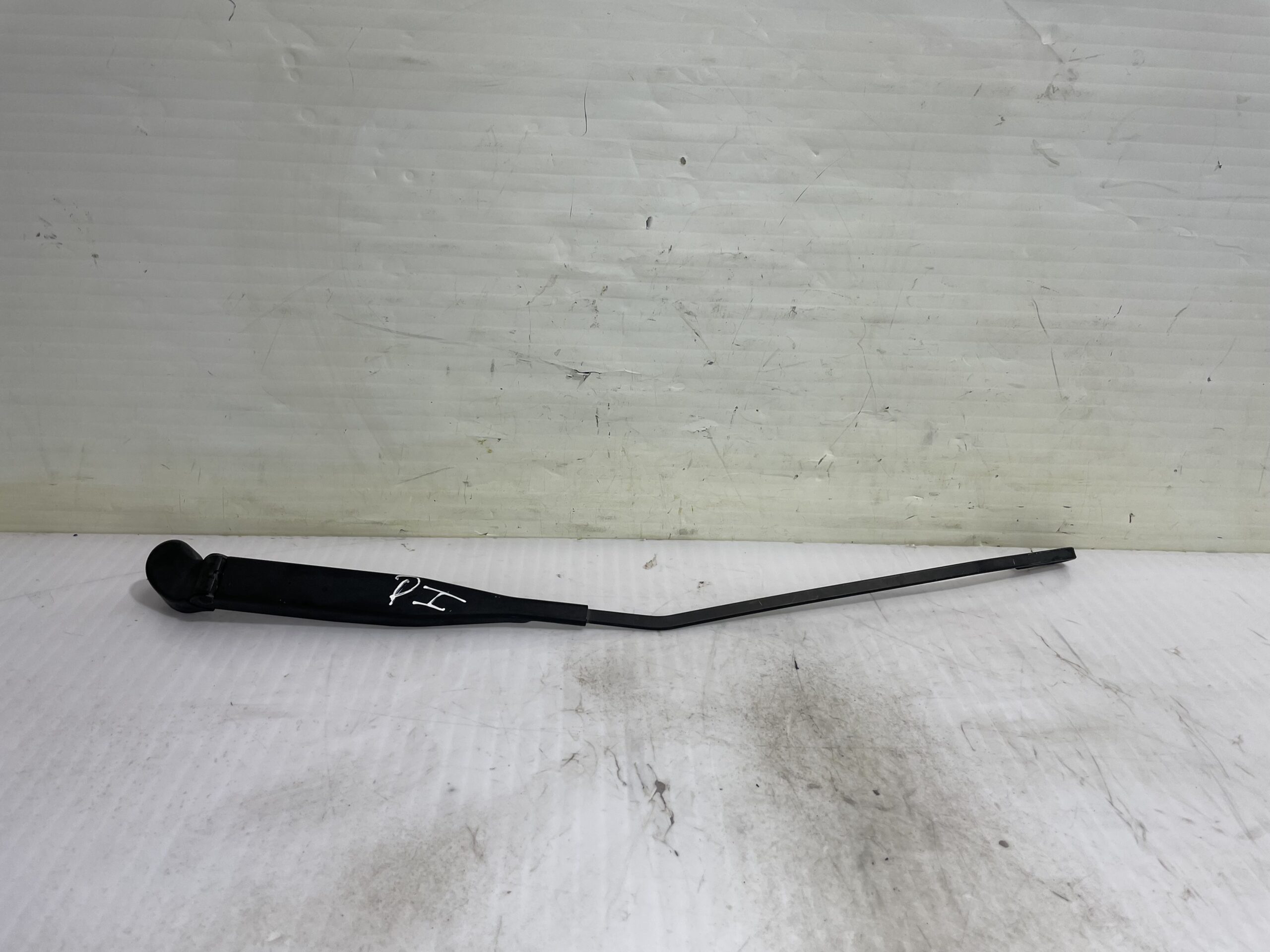 brazo_limpia_delantero_izquierdo_a1688201144_mercedes_benz_clase_a_w168_170_cdi_168_009