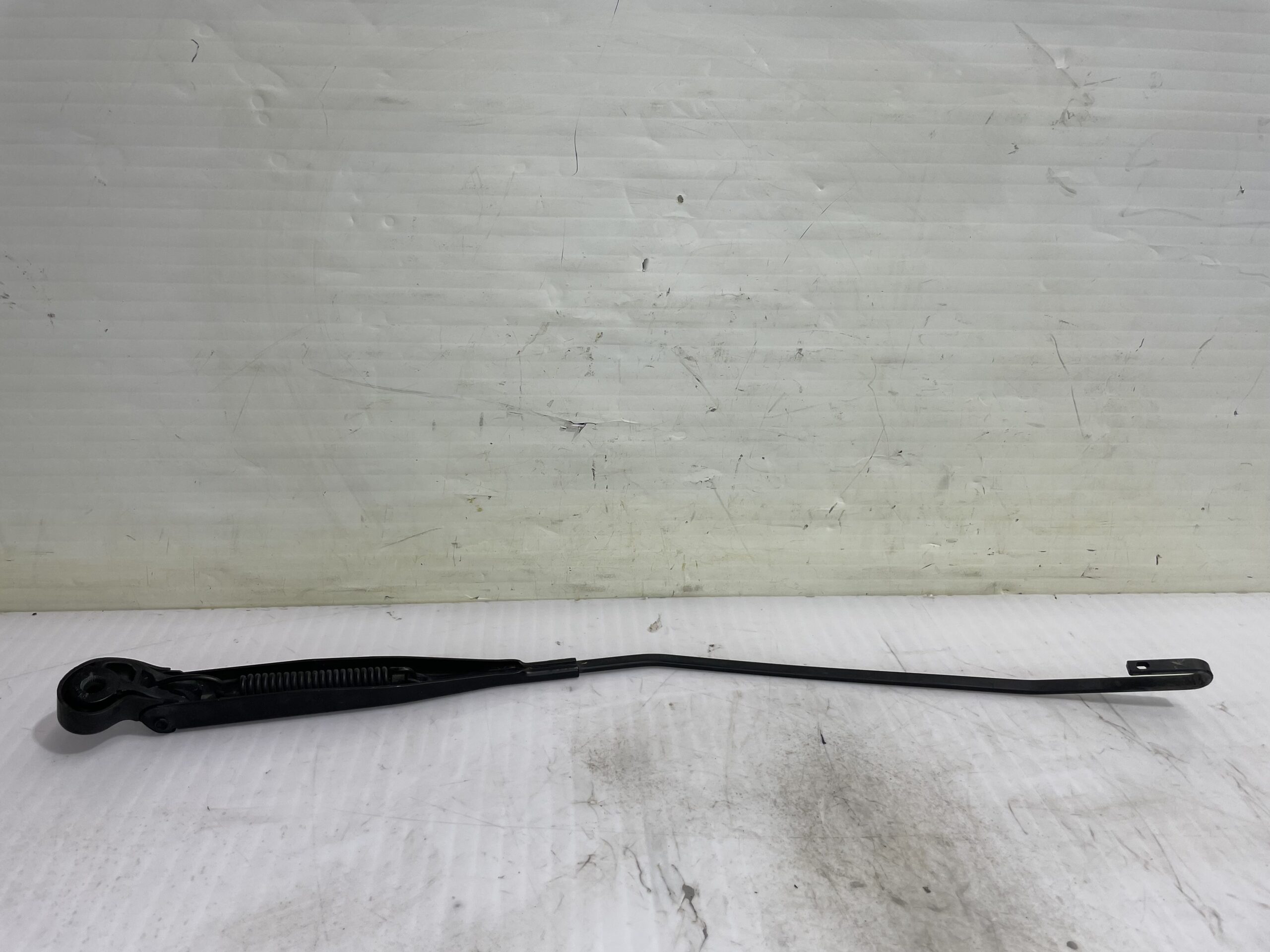 brazo_limpia_delantero_izquierdo_a1688201144_mercedes_benz_clase_a_w168_170_cdi_168_009