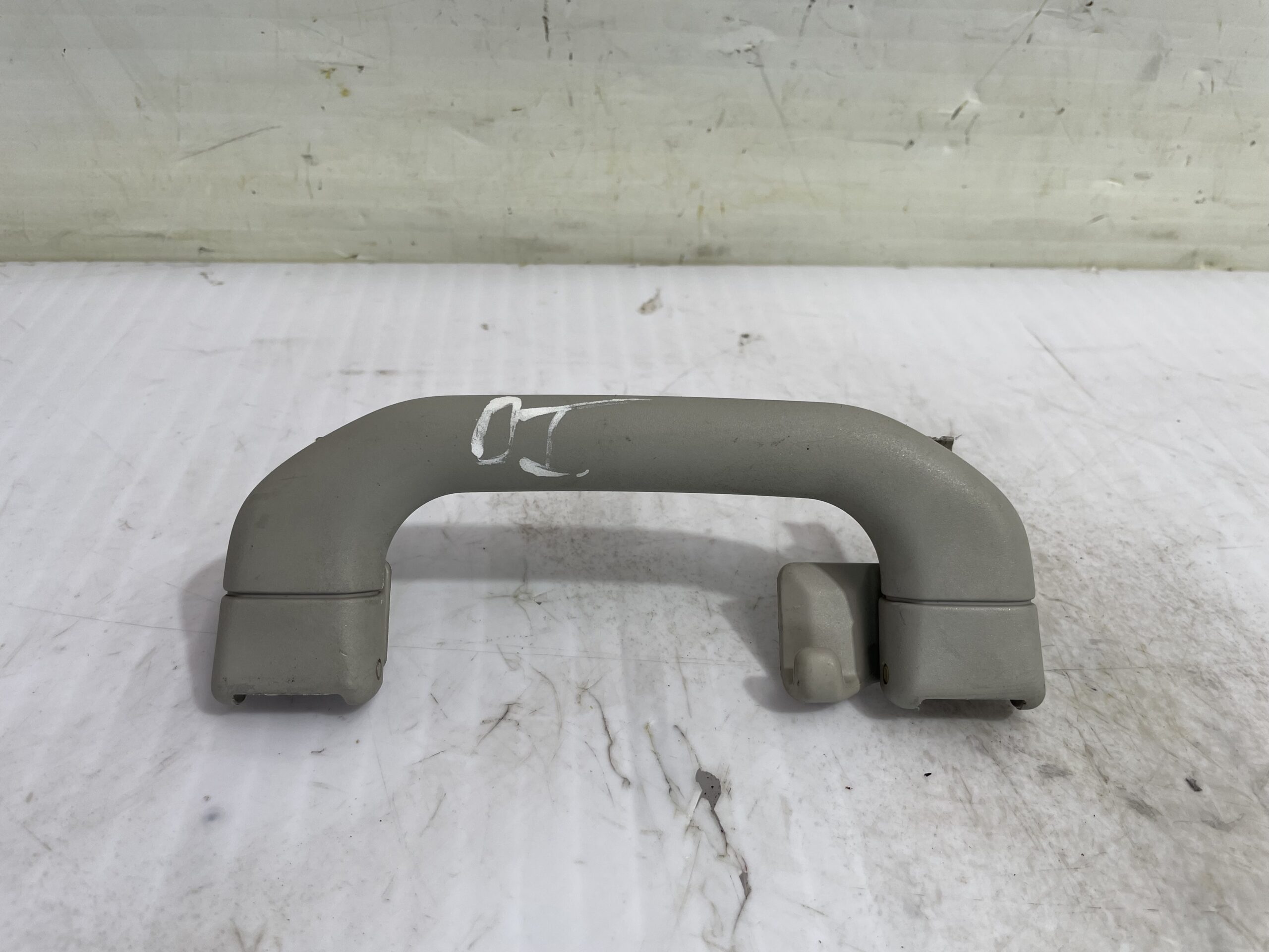 asidero_techo_delantero_izquierdo_a16881004518g69_mercedes_benz_clase_a_w168_170_cdi_168_009