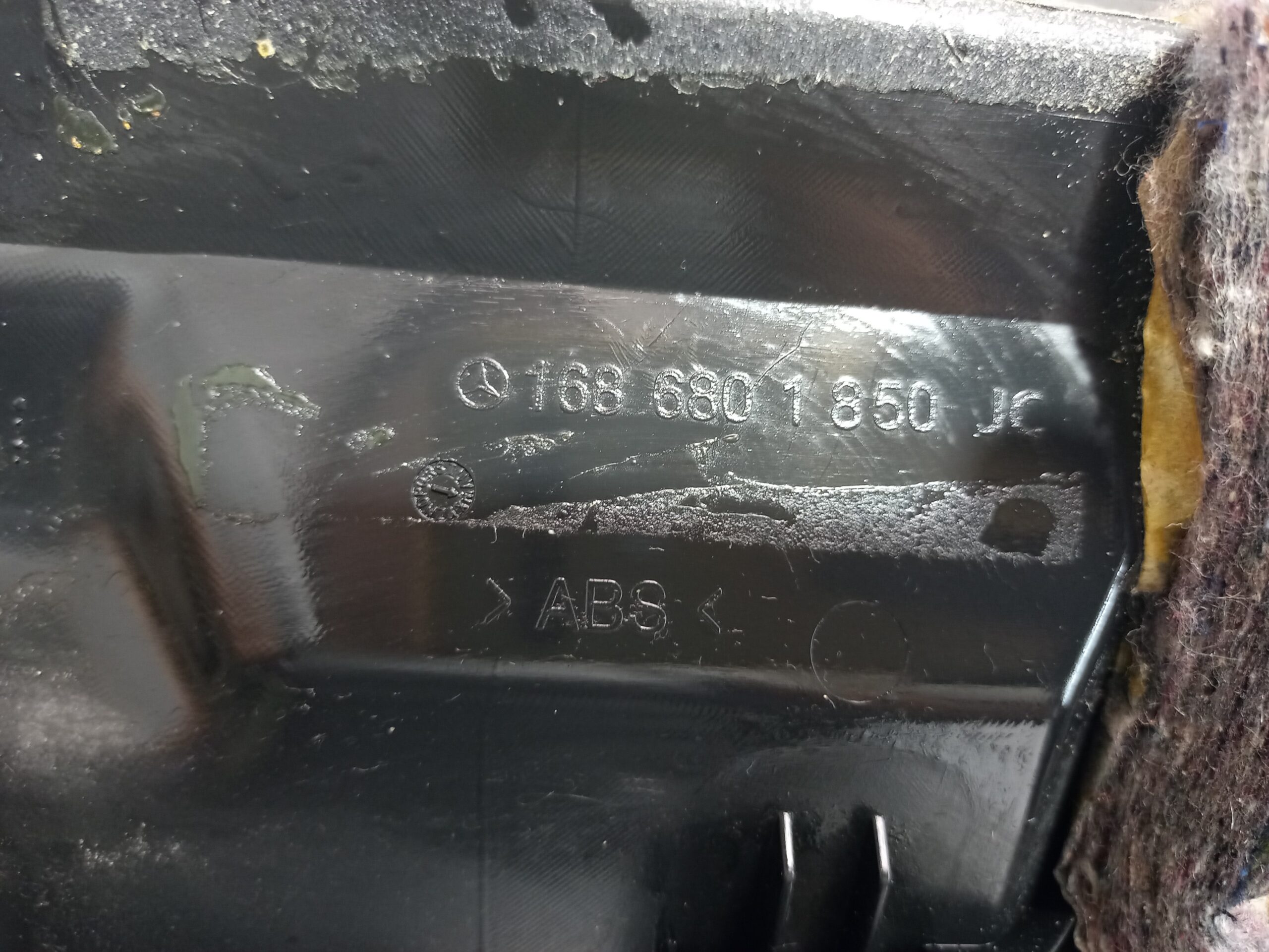 guantera_1686801850_mercedes_benz_clase_a_w168_170_cdi_168_009