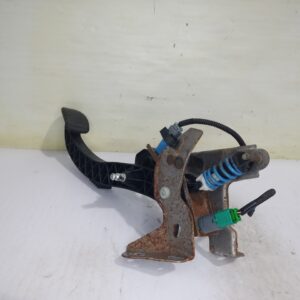 pedal_embrague_8200703547_renault_scenic_ii_au_entique