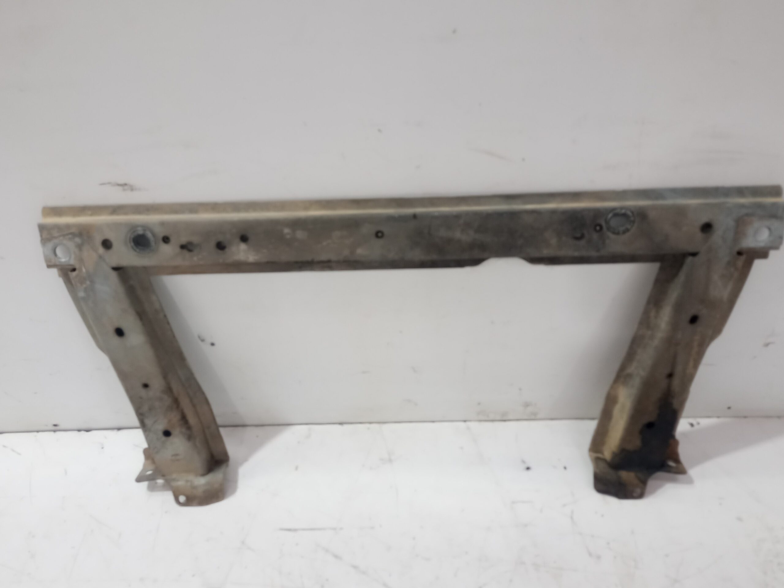 travesano_inferior_8200761565_renault_scenic_ii_au_entique