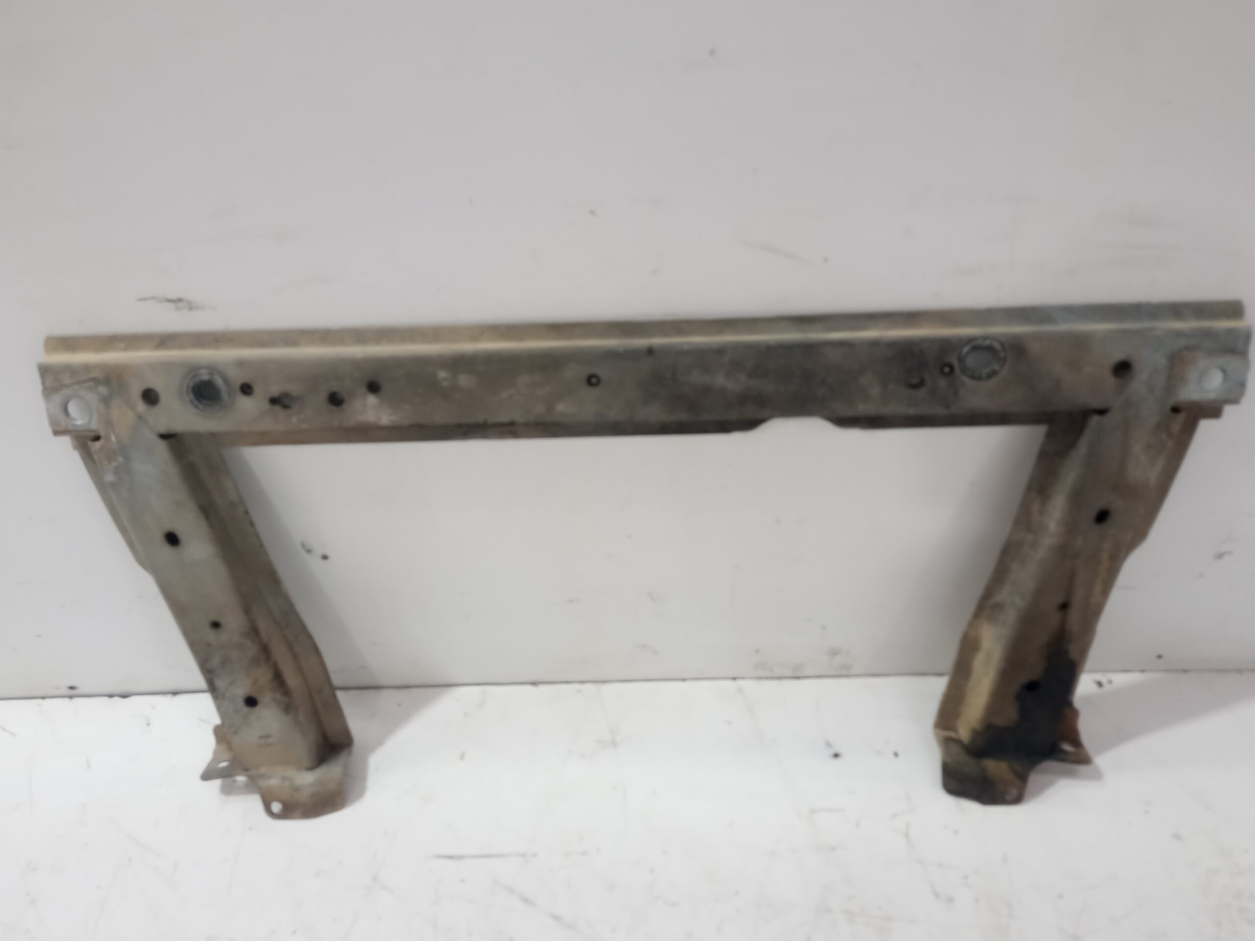 travesano_inferior_8200761565_renault_scenic_ii_au_entique