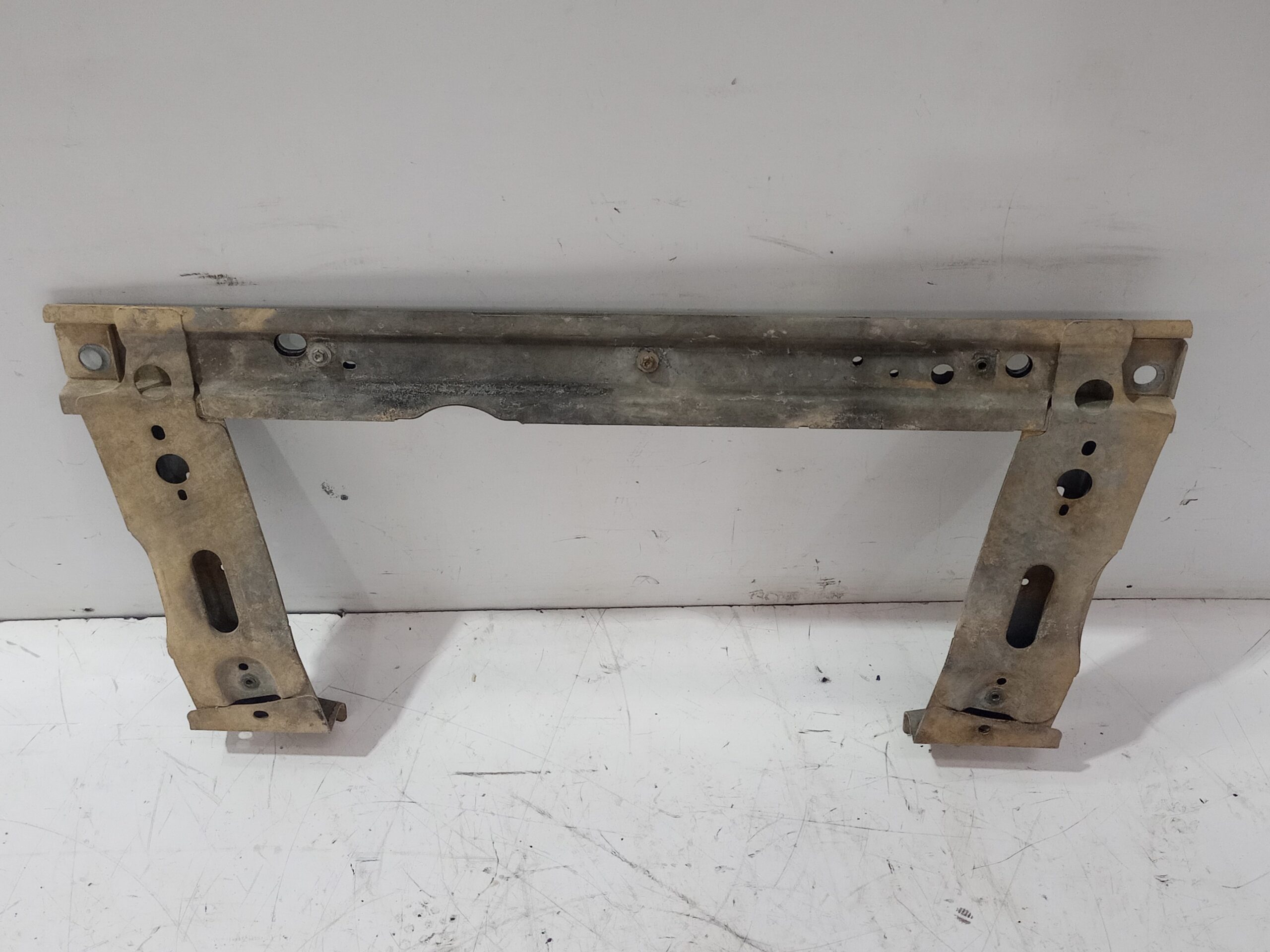 travesano_inferior_8200761565_renault_scenic_ii_au_entique