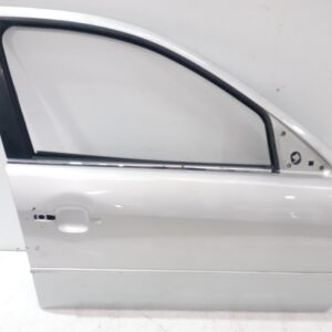 puerta_delantera_derecha_1446436_ford_mondeo_berlina_ge_ghia_06_2003_d